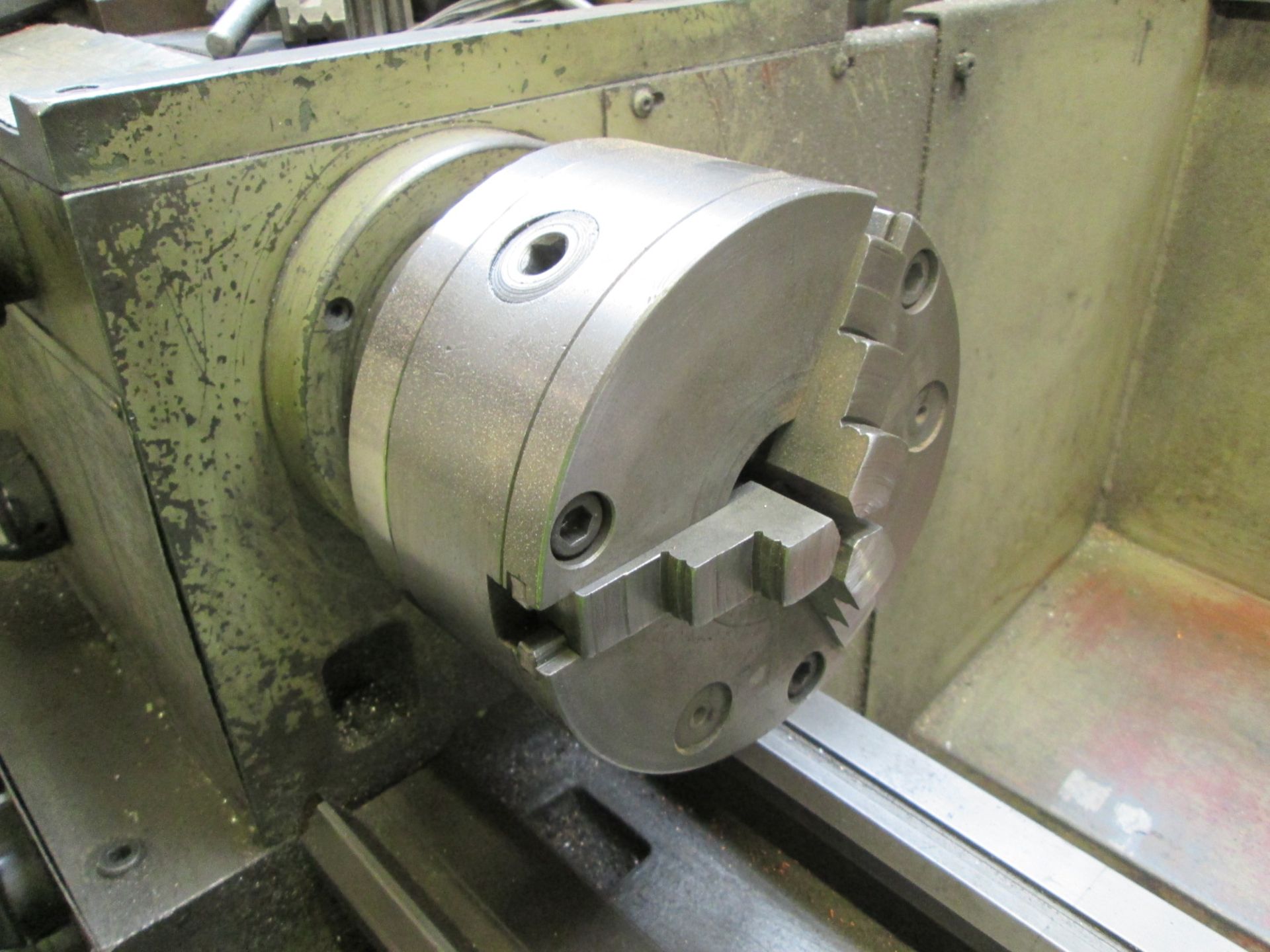 Harrison Gap Bed Centre Lathe, Distance between centres 1000 mm, Swing over bed 320 mm diameter, - Image 5 of 10