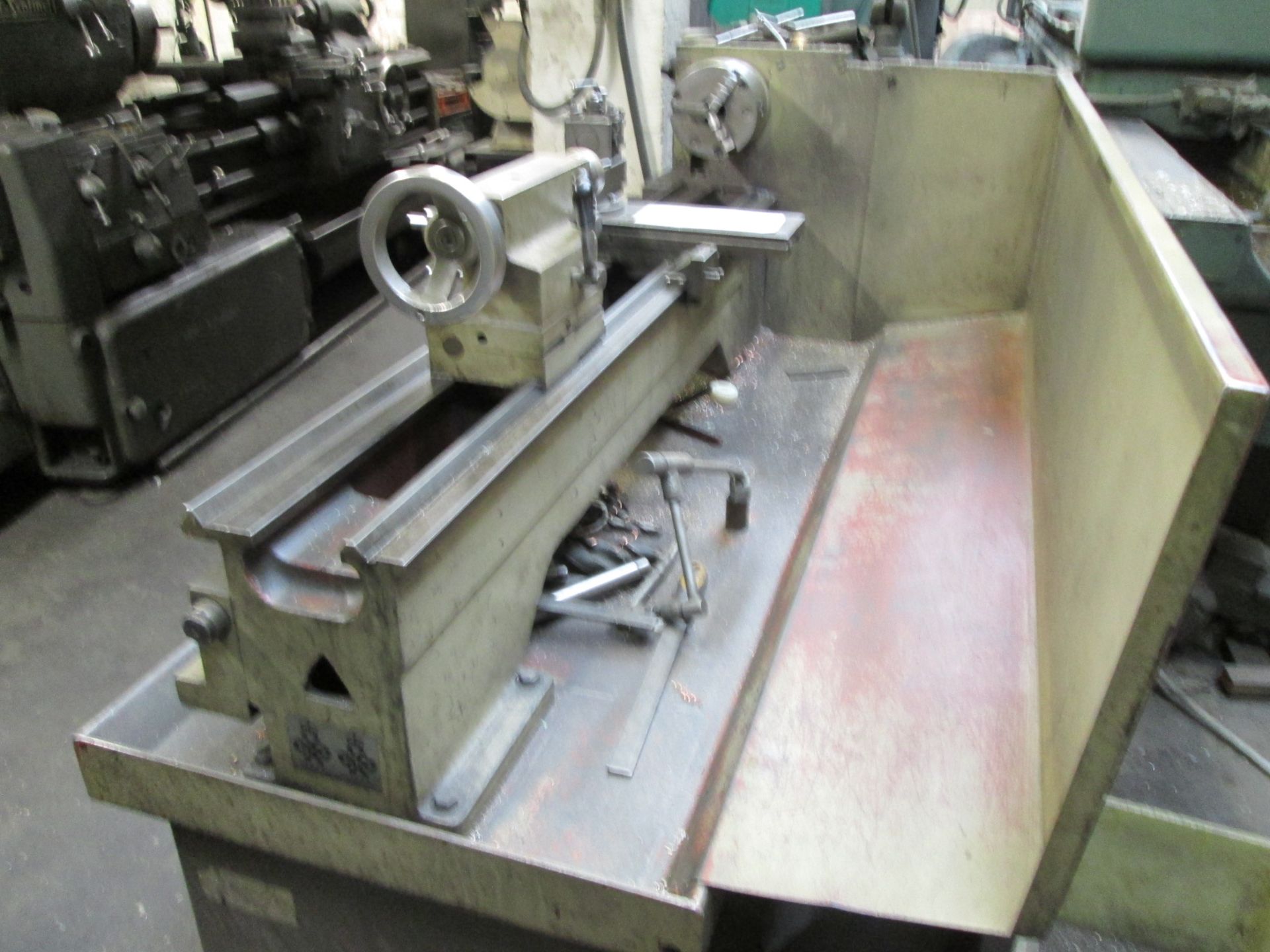 Harrison Gap Bed Centre Lathe, Distance between centres 1000 mm, Swing over bed 320 mm diameter, - Image 8 of 10