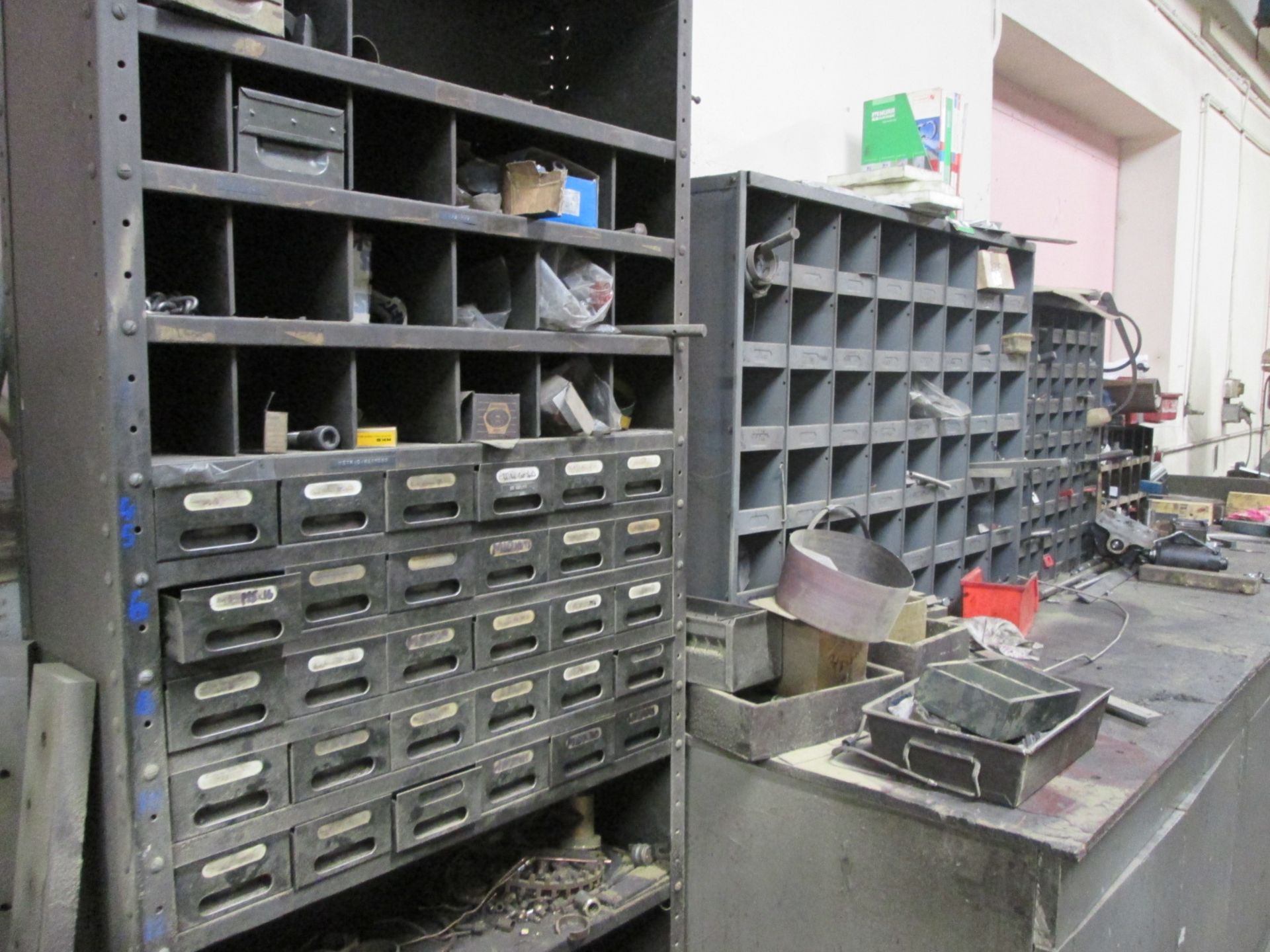 Wooden Assembly Bench with pigeon hole storage and bench vice - Image 4 of 6