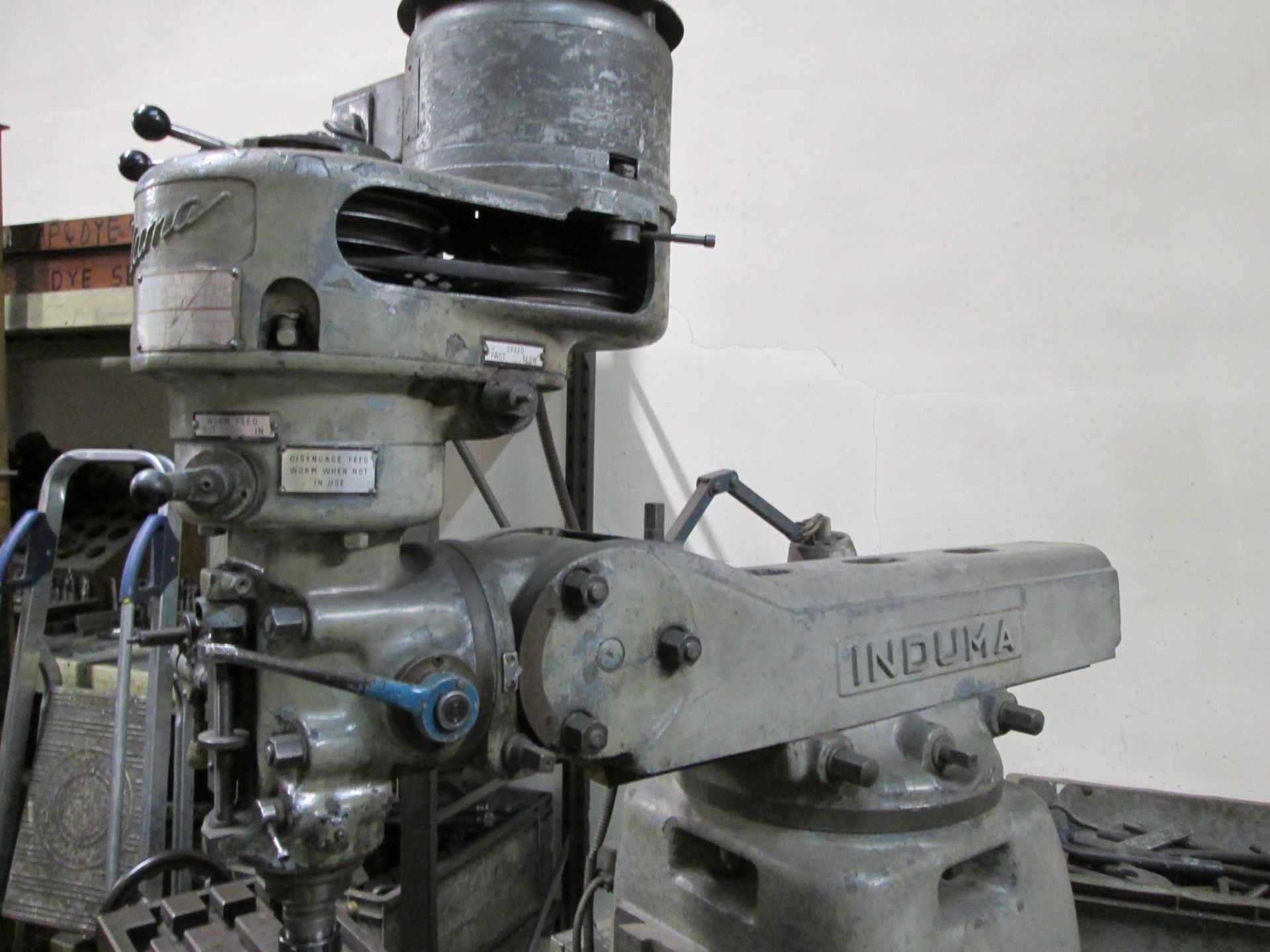 Induma Turret Head Milling Machine, Table size 1060 mm x 230 mm, Spindle speeds 65-2200 rpm (belt - Image 7 of 11