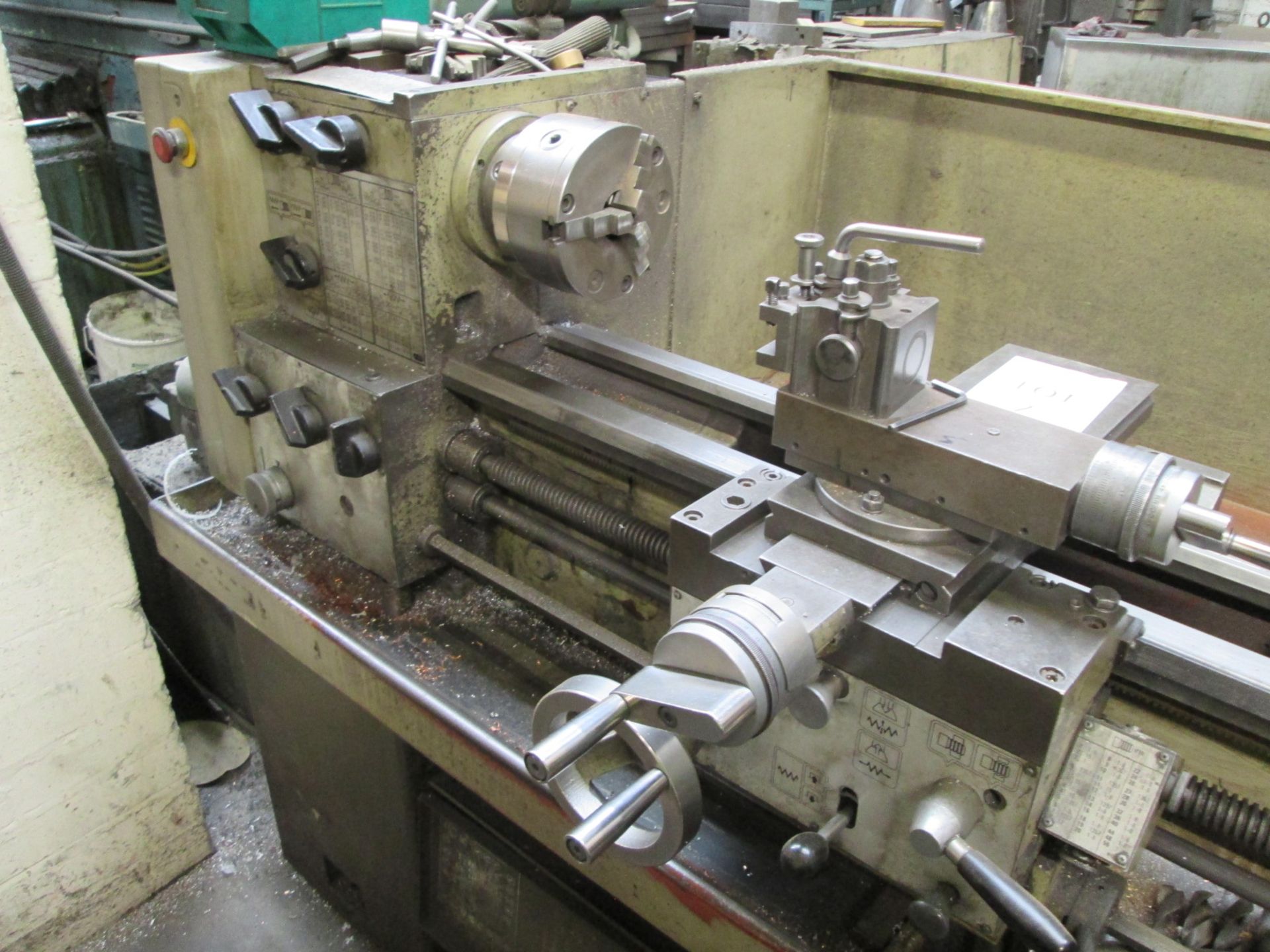 Harrison Gap Bed Centre Lathe, Distance between centres 1000 mm, Swing over bed 320 mm diameter, - Image 2 of 10