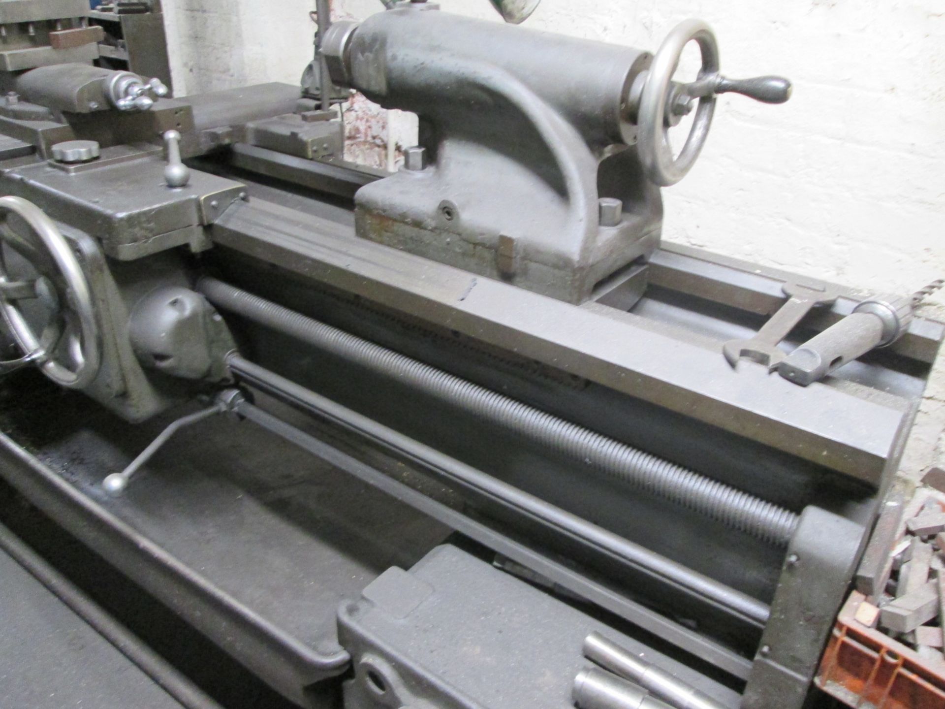 Swift-Sentinel Gap Bed Centre Lathe (Gap piece missing, size 360 x 410 mm) Distance between - Image 9 of 13