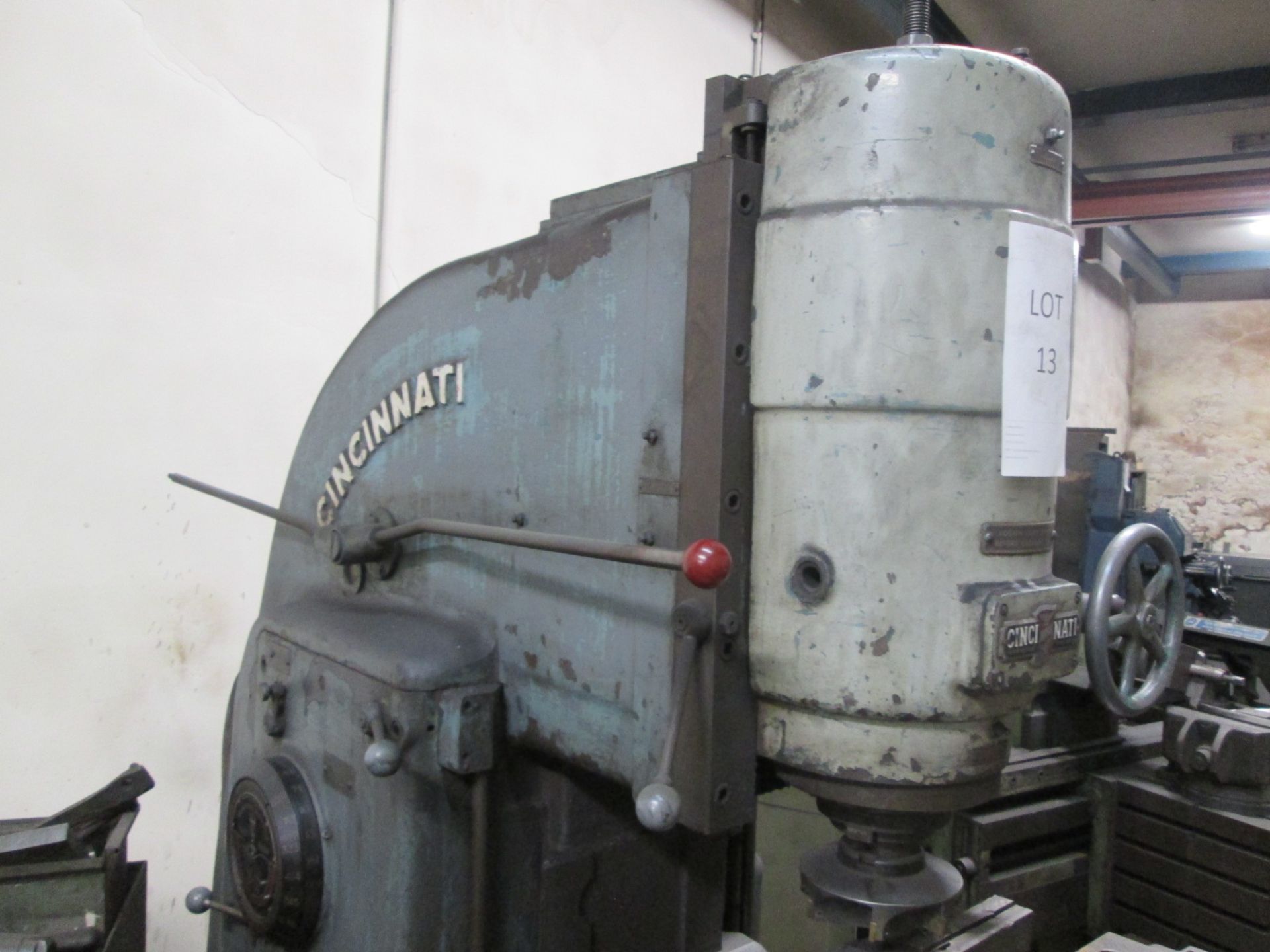 Cincinnati No 3 Vertical Milling Machine, Table size 1360 mm x 310 mm, Spindle speeds 20-1200 rpm, - Image 5 of 12
