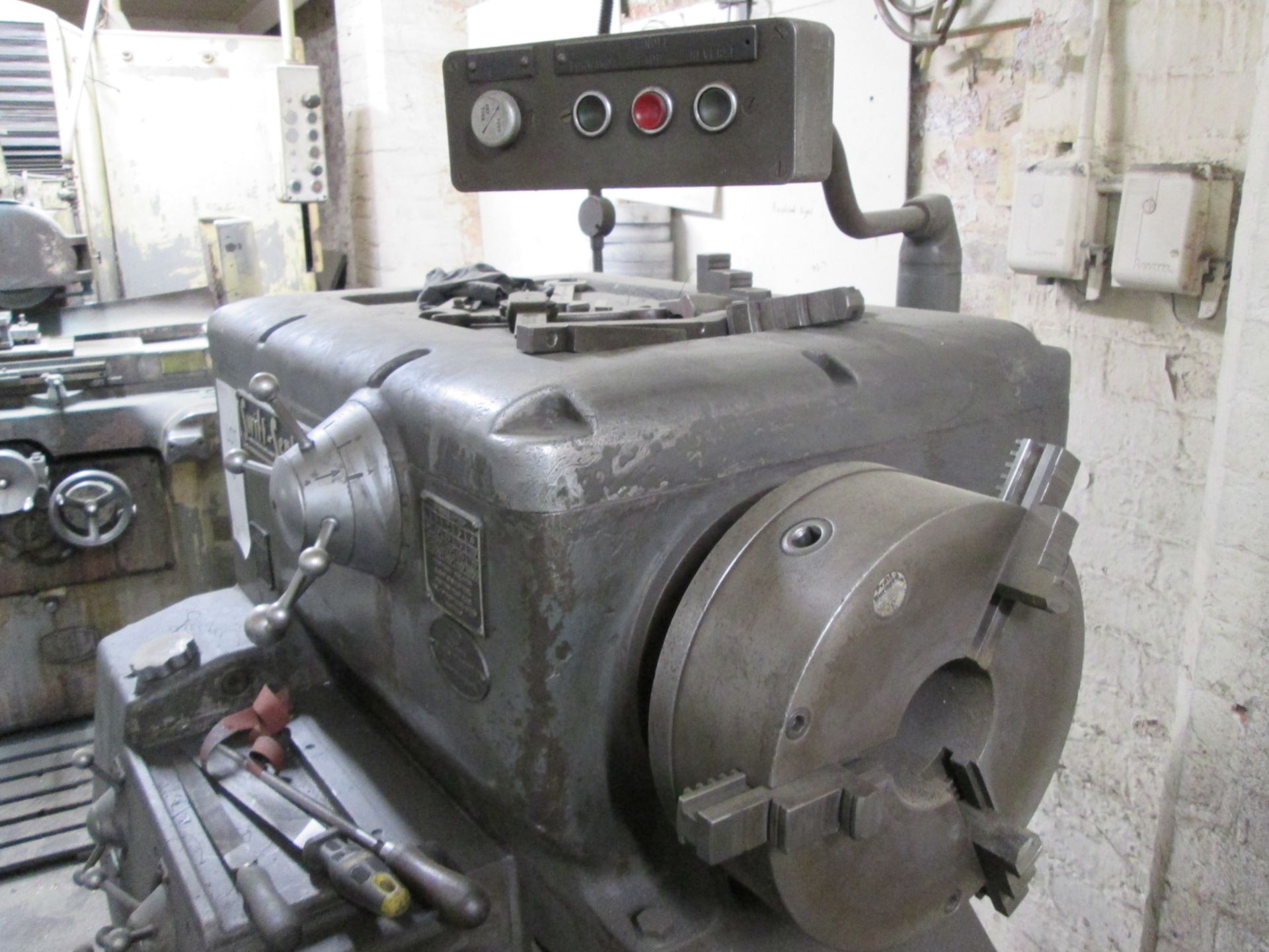 Swift-Sentinel Gap Bed Centre Lathe (Gap piece missing, size 360 x 410 mm) Distance between - Image 8 of 13