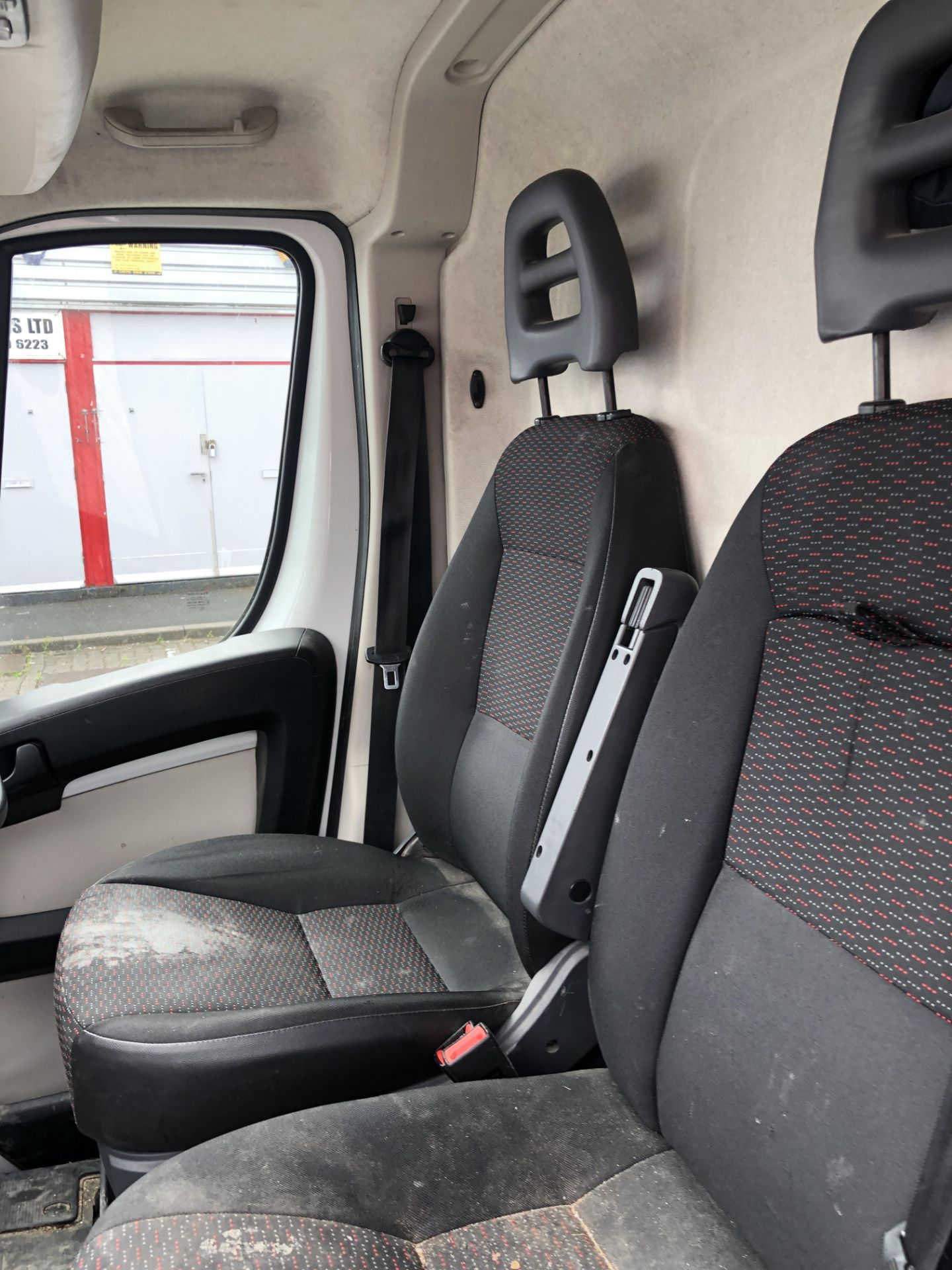 Citroen Relay 35 L3 H2 Enterprise 2,198cc Diesel, 6 Speed Manual, Panel Van with Glass Roof Rack - Image 25 of 34