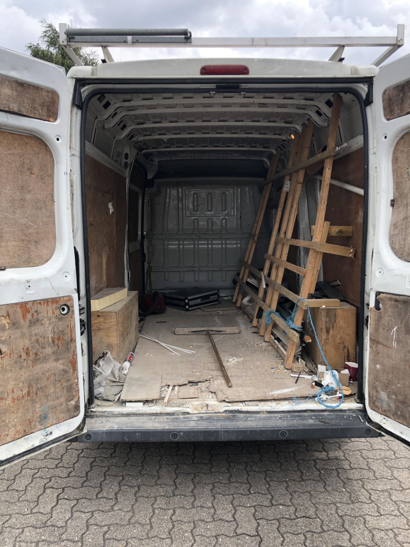 Peugeot Boxer 335 L3 Professional, 2,198cc Diesel, 6 Speed Manual, Panel Van with Glass Roof Rack - Image 26 of 32