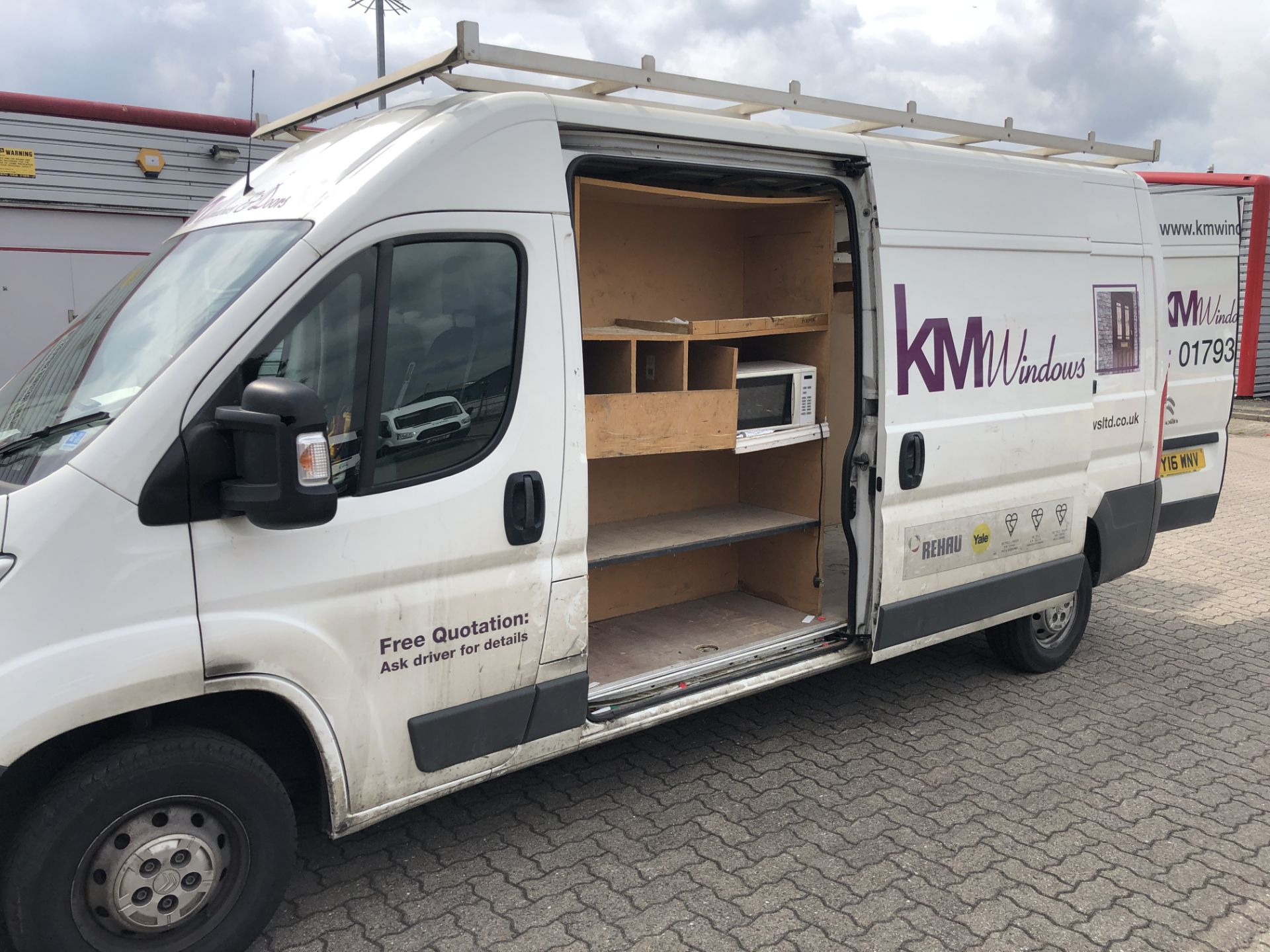 Citroen Relay 35 L3 H2 Enterprise 2,198cc Diesel, 6 Speed Manual, Panel Van with Glass Roof Rack - Image 18 of 34