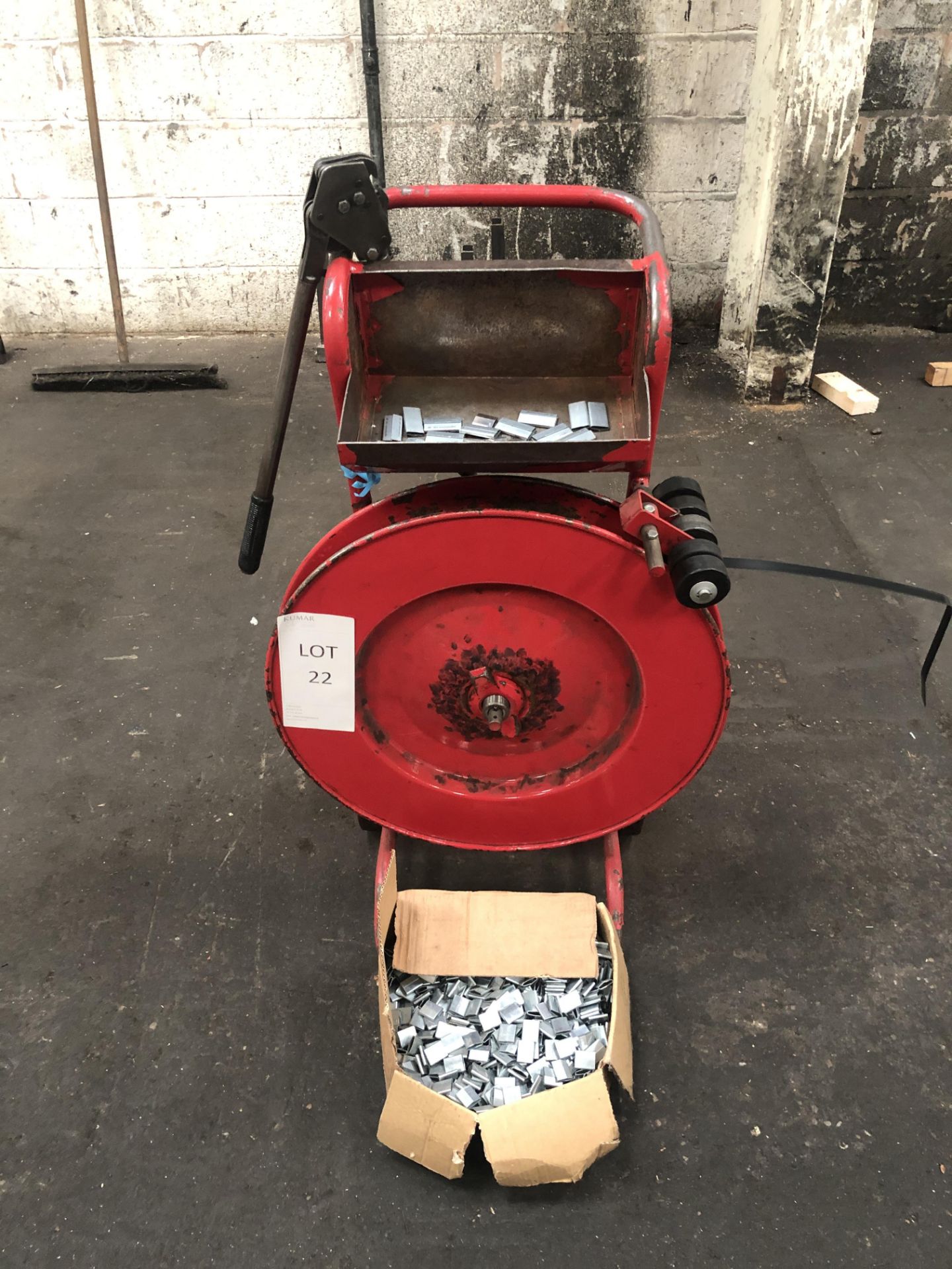 Make Unknown Red Metal Banding Machine