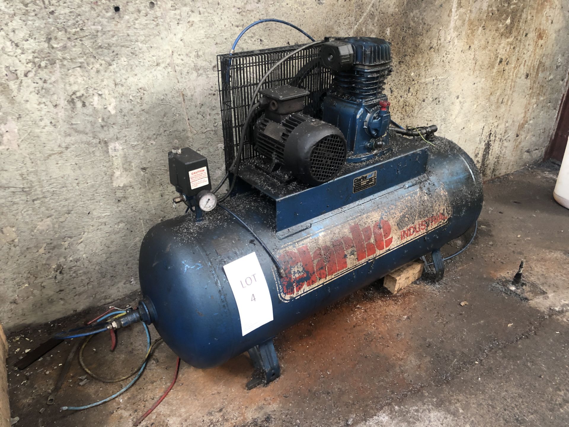 Clarke Model SE18C 200, Receiver Mounted Air Compressor, (2009) - Image 4 of 4