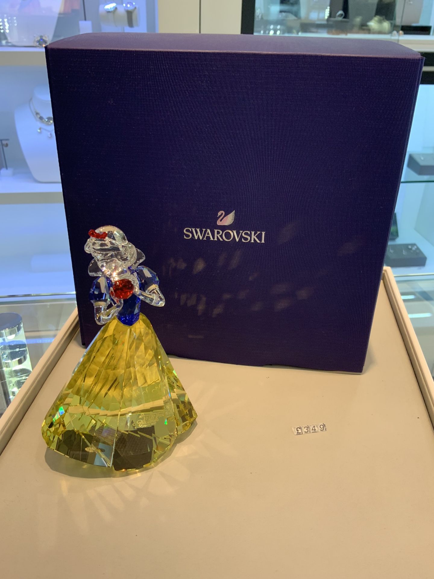 Swarovski Crystal Disney Snow White with Apple Figurine RRP £349 - Image 2 of 3