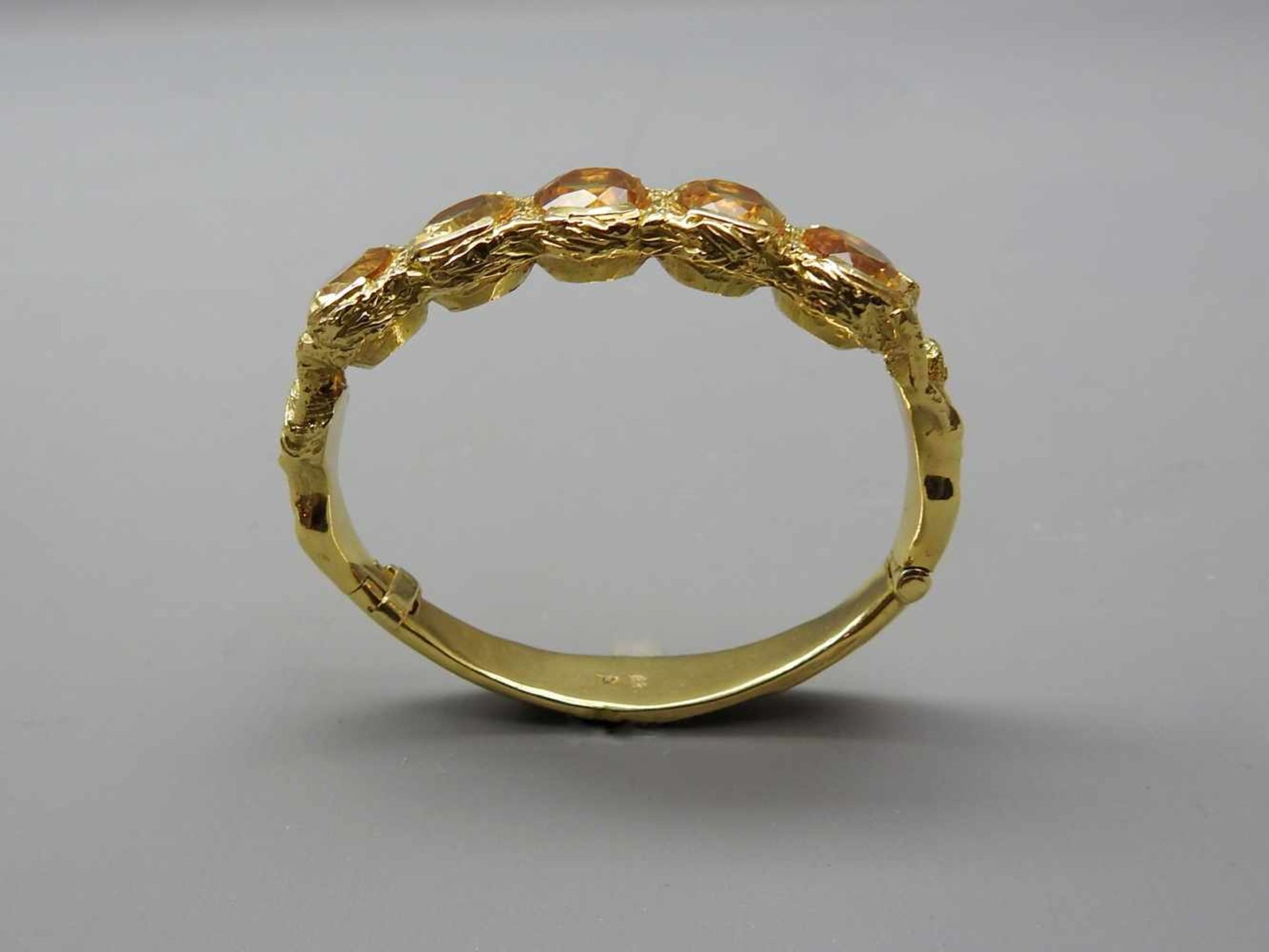 Hochwertiges Citrin-Schmuckset18 K. Gelbgold. Set bestehend aus monumentalem Ring, eingerahmt von - Bild 4 aus 6