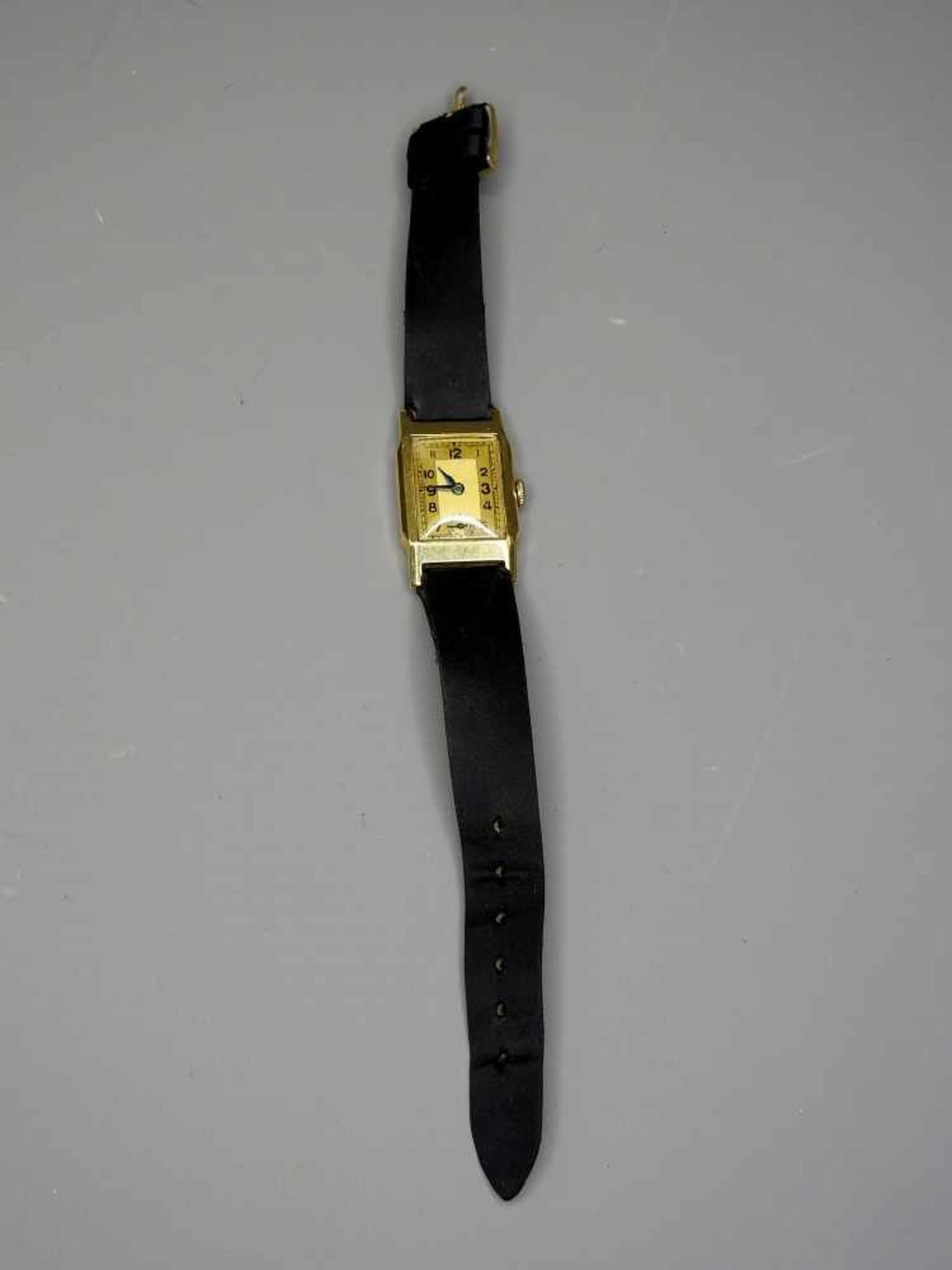 Damen Armbanduhr14 K. Gelbgold mit Handaufzug. Gangbar. Deutschland, um 1930. H x B Ziffernblatt ca.