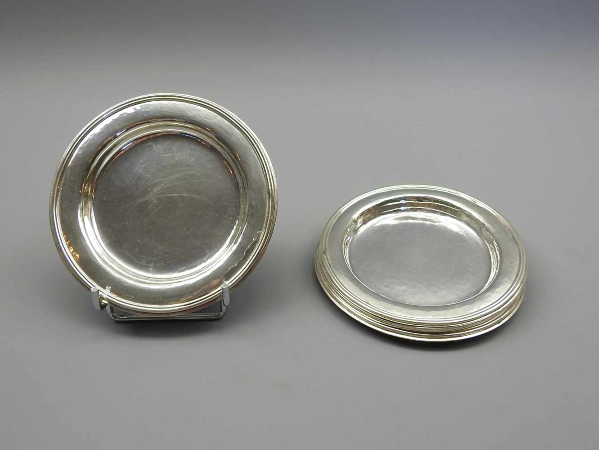 Drei Silber-UntersetzerSterling Silber 925, rückseitig am Rand mit Halbmond und Krone sowie