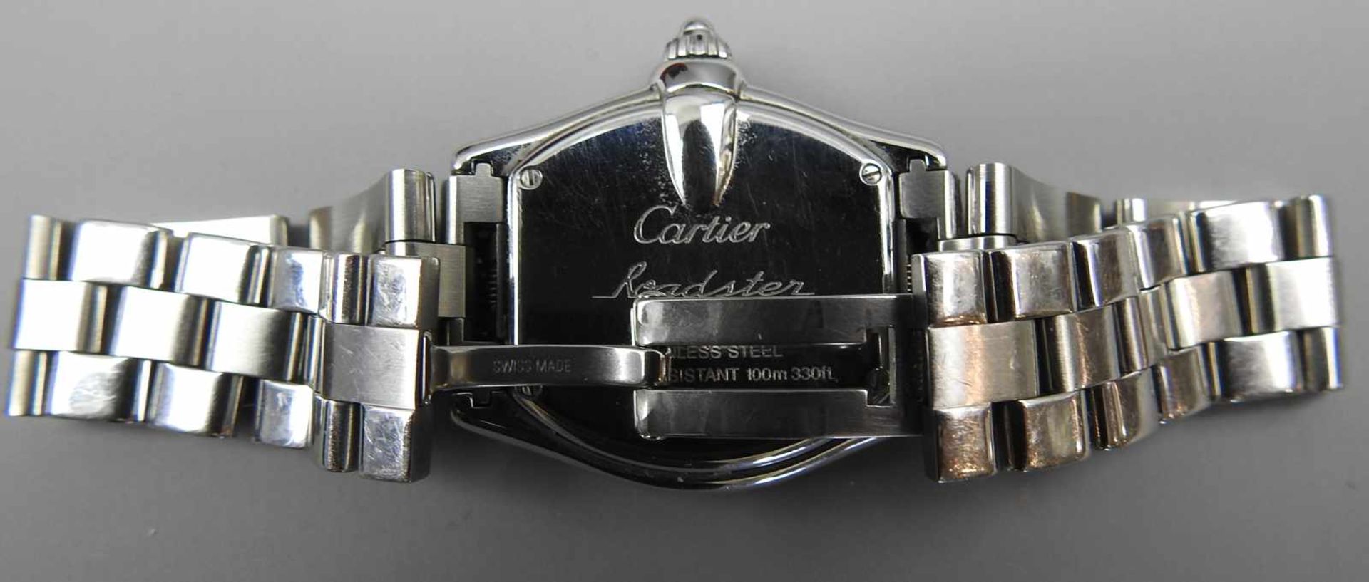Cartier, RoadsterEdelstahl und Saphirglas. Weißes Ziffernblatt mit römischen Ziffern. Quartz. Mit - Bild 6 aus 6