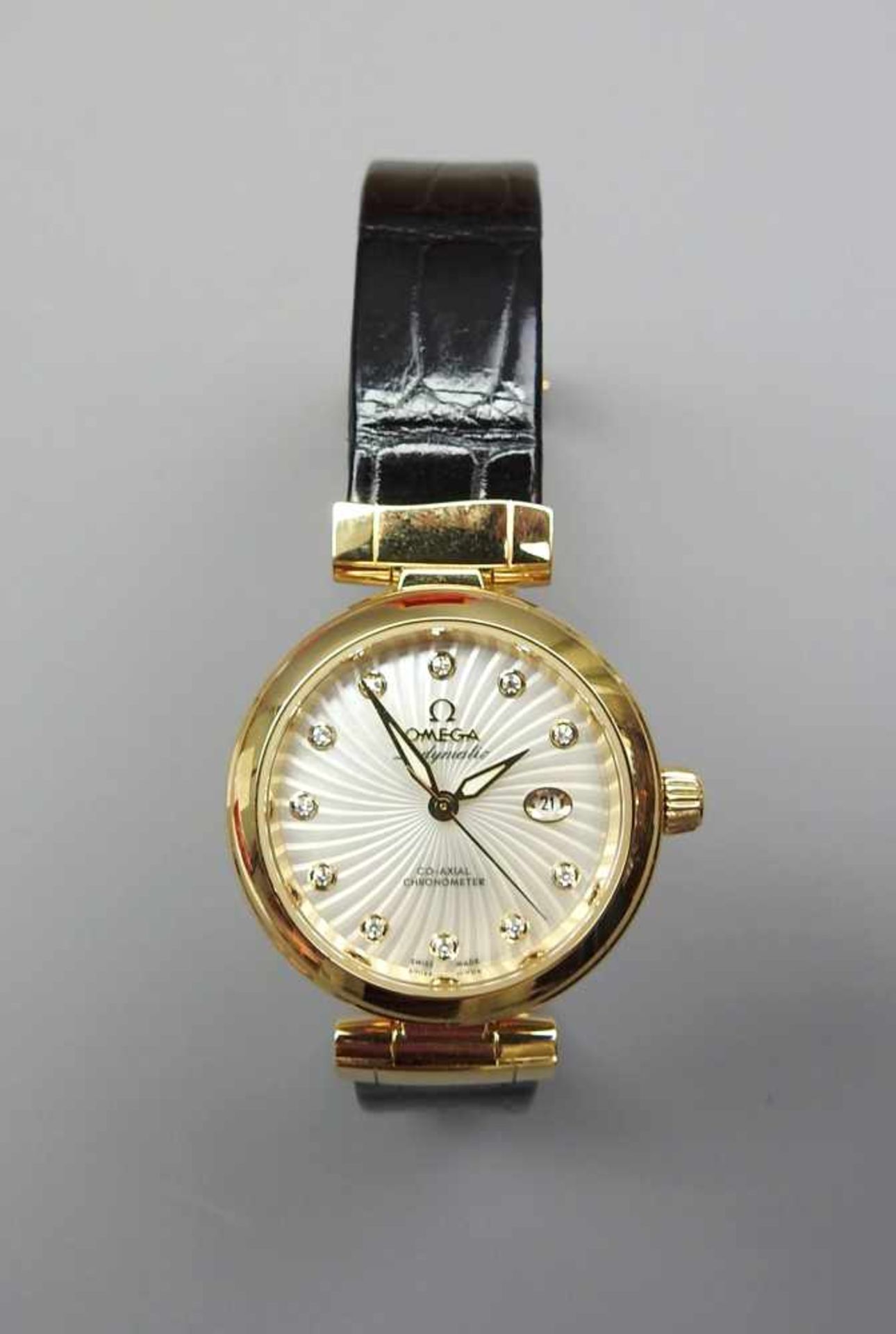 Omega, Ladymatic18 K. Gelbgold, Brillant-Index. Ziffernblatt "MOP" Mother of Pearl mit