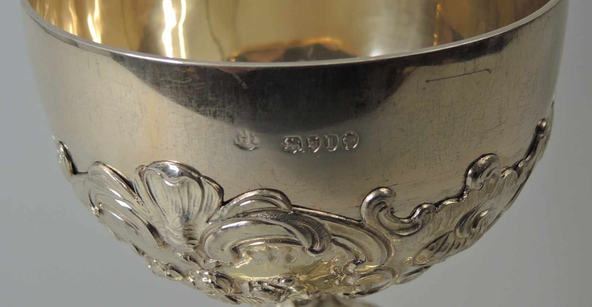 Vergoldetes Silber-ZiboriumSterling Silber 925, seitlich am Rand mit "G.F."-Stempel, schreitendem - Bild 2 aus 2