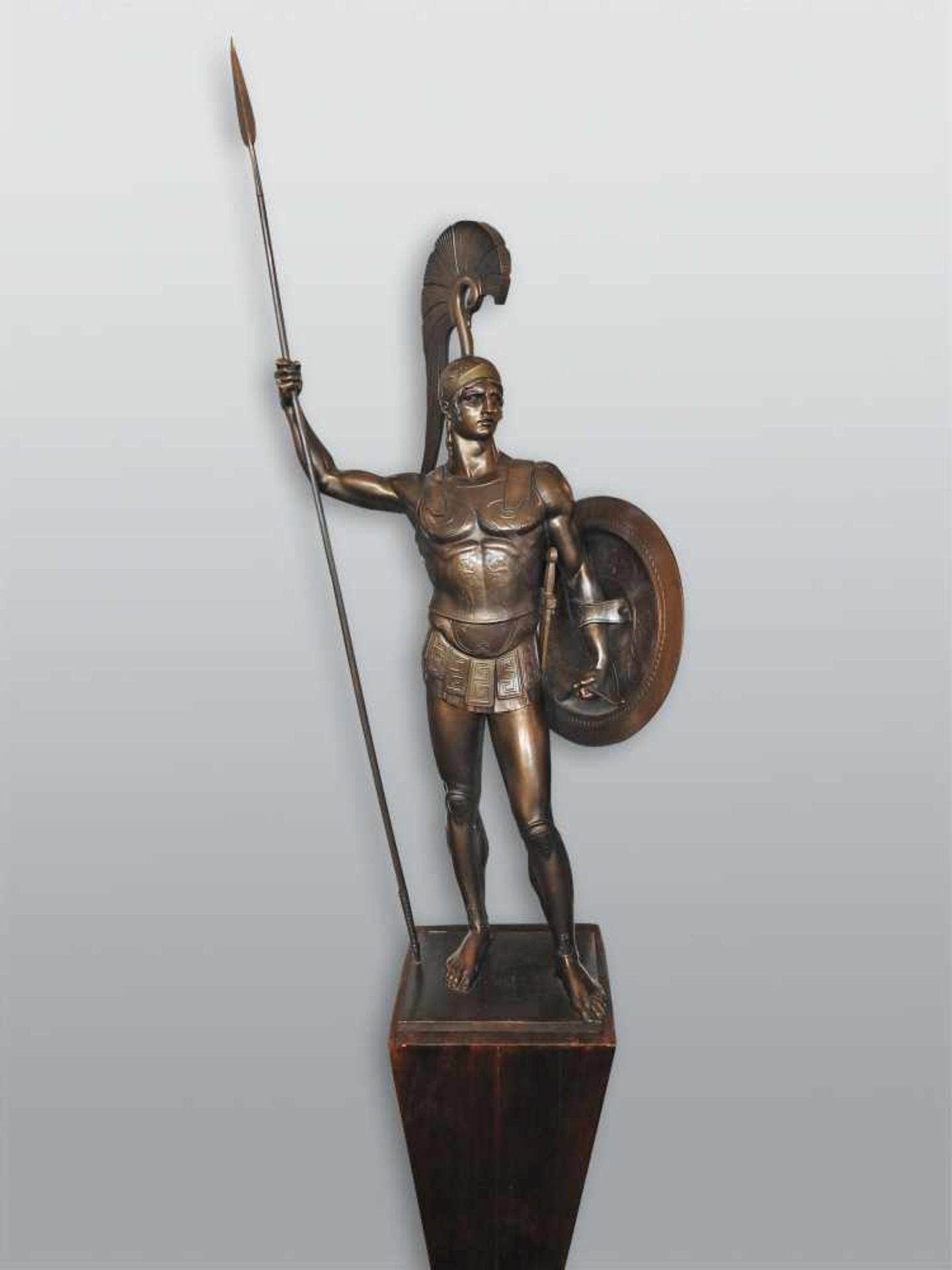 Johannes Götz, 1865 Fürth - 1934 PotsdamBronze, dunkelbraun patiniert, auf rechteckigem Sockel.