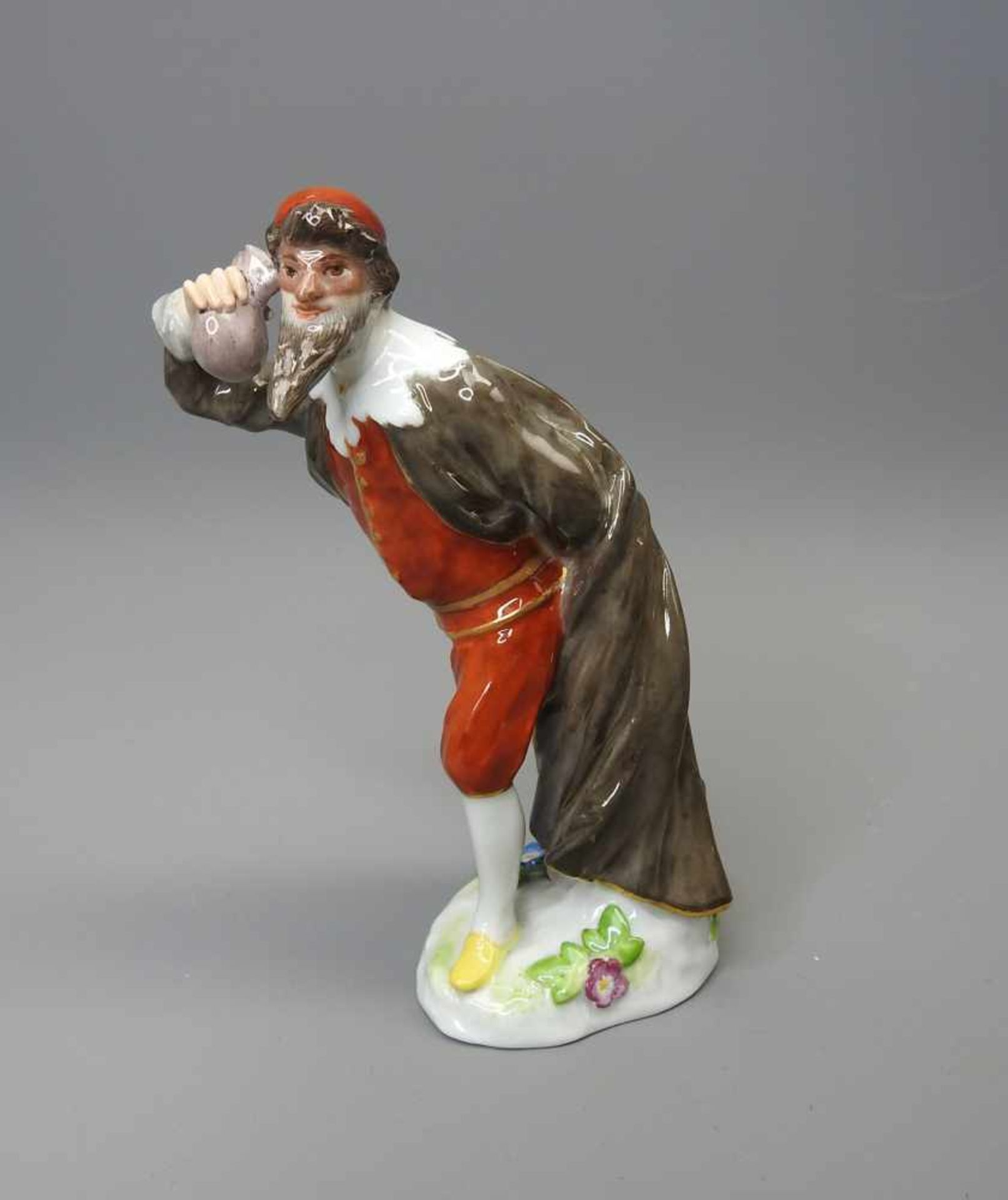 Meissen, Pantalone aus der Comedia dell' artePorzellan, unterglasurblaue Schwertermarke am Boden.