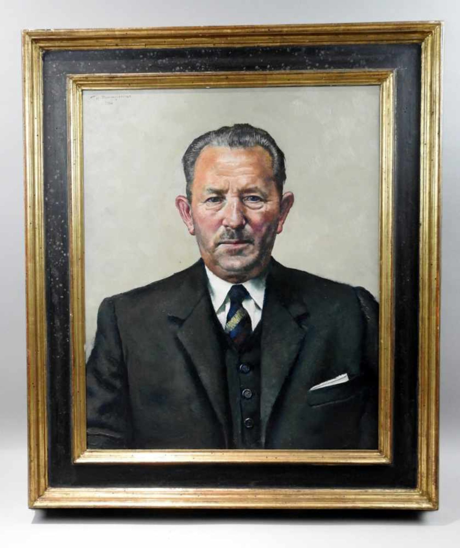 Thomas Baumgartner, 1892 München - 1962 KreuthÖl/Holz. Porträt eines Herrn im feinen Anzug. Links - Image 2 of 2