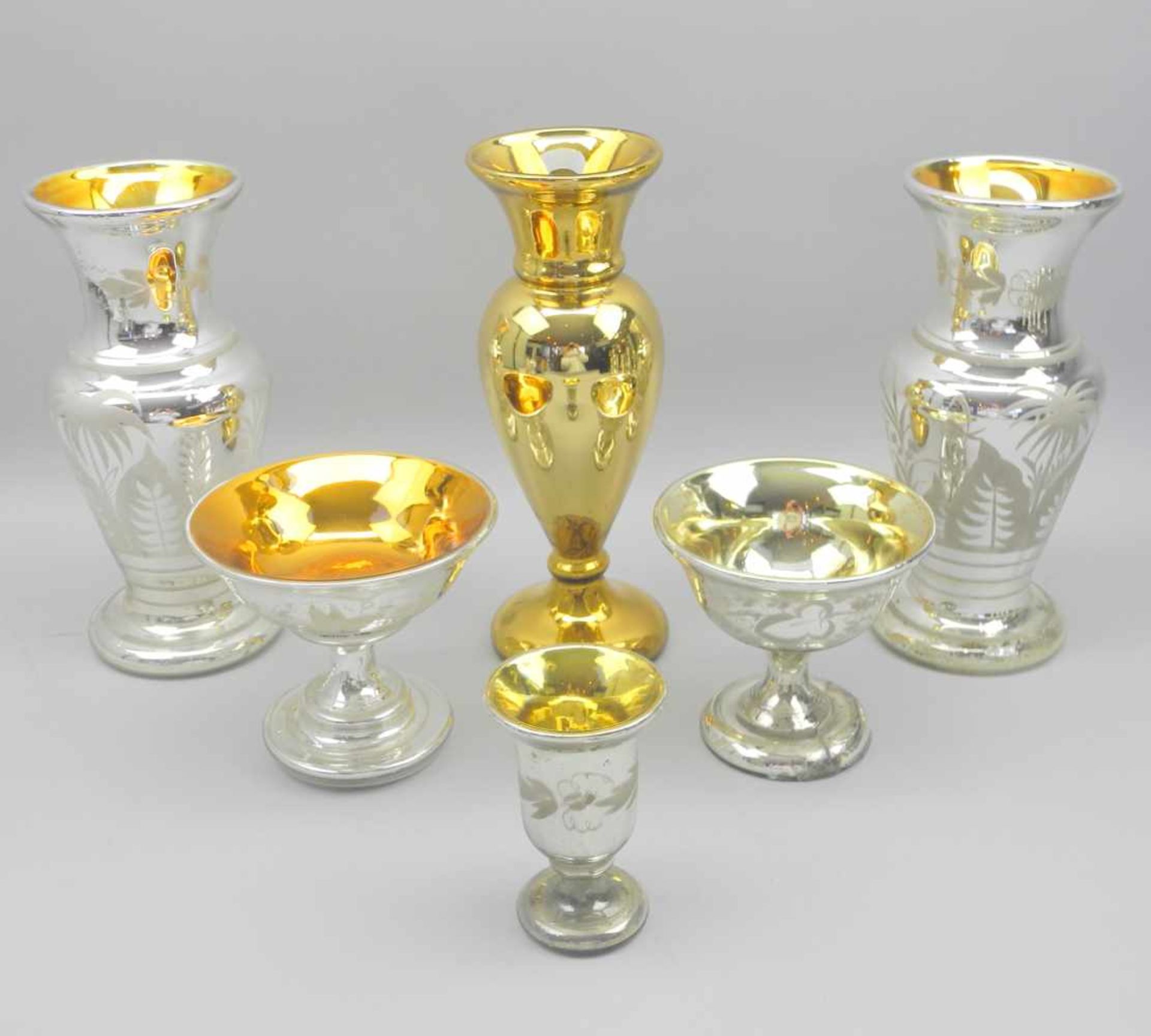 Konvolut von Vasen aus SilberglasSilberglas. 6-teiliges Konvolut: 3 große Vasen, 1 kleine Vase, 2