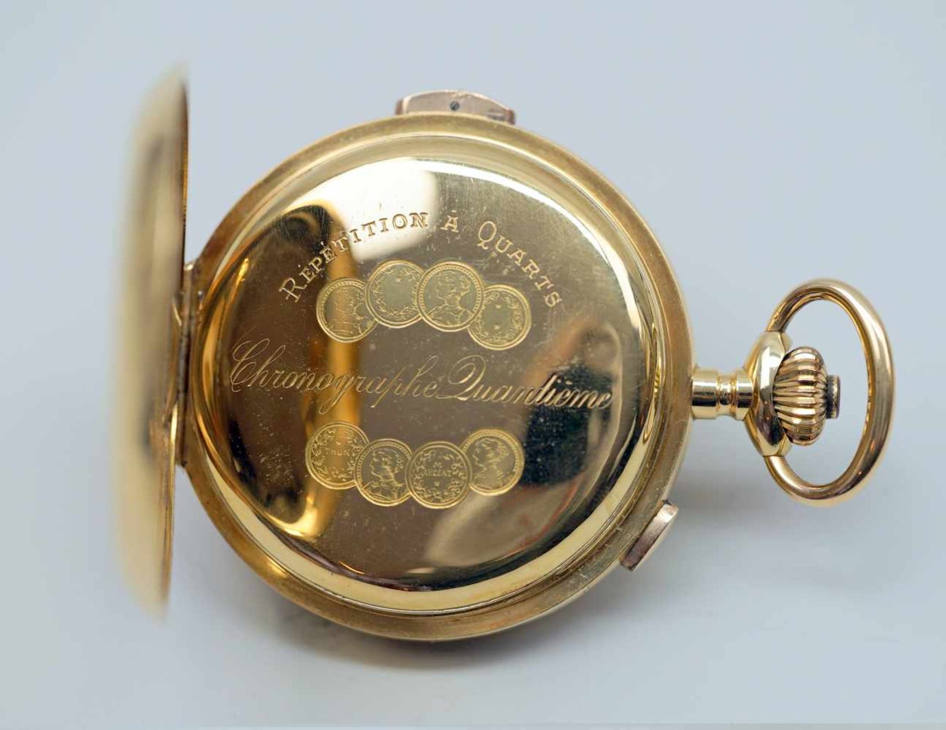 Große TaschenuhrGold. Große Taschenuhr mit drei Deckeln, Gold. Mit Mondphase, Tag sowie Datum und - Bild 3 aus 4