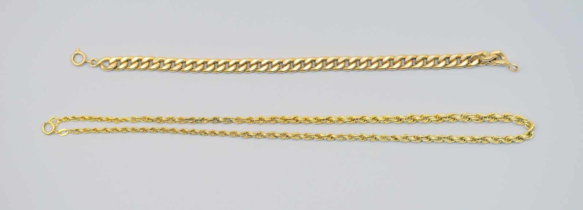 Armband und Halskette8 K. Gelbgold. Armband und Halskette. Um 1970. L ca. 10 cm und 50 cm. Gewicht