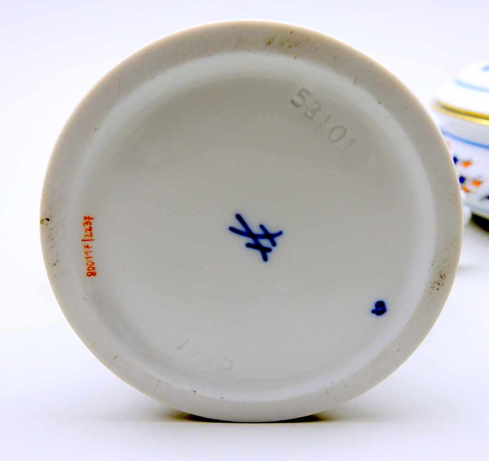 Meissen, Kleines Konvolut "Zwiebelmuster Reich"Porzellan, jeweils am Boden mit unterglasurblauer - Bild 2 aus 2