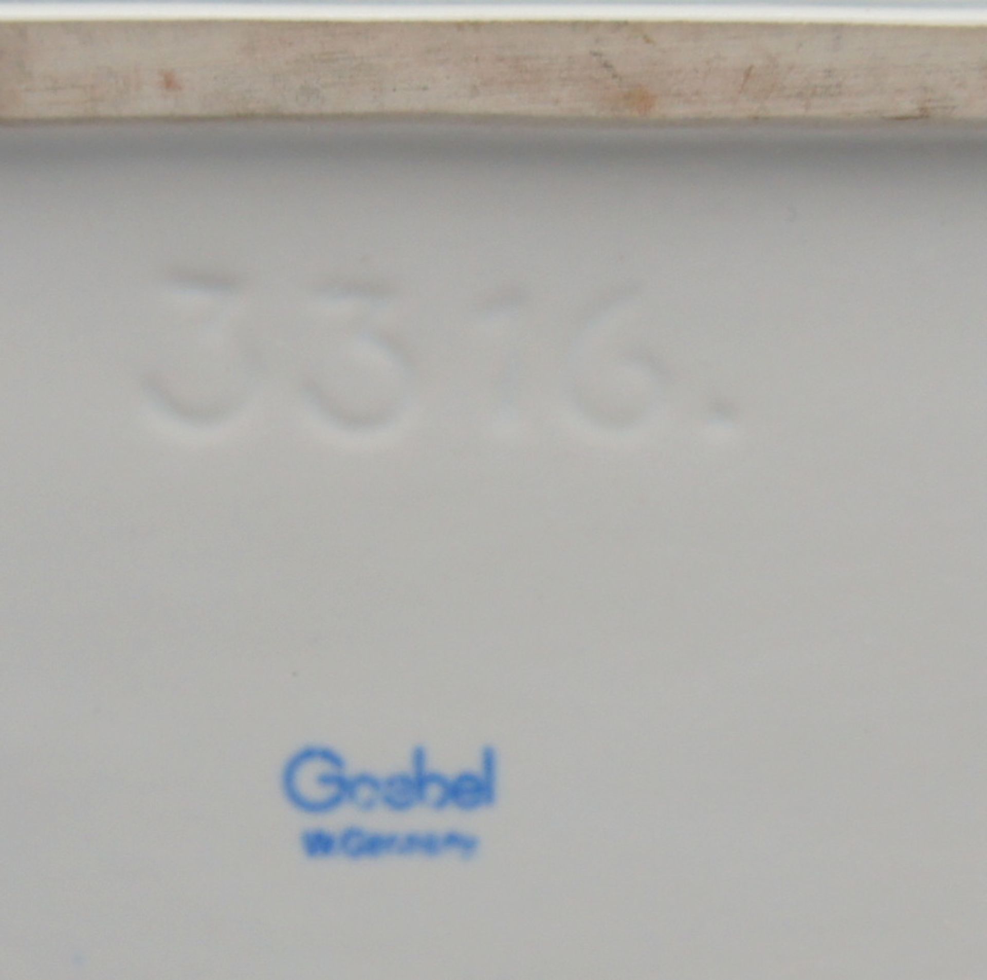 Goebel, Steigendes PferdPorzellan, am Boden mit blauer "Goebel Germany" Marke. Auf rechteckigem - Bild 4 aus 4