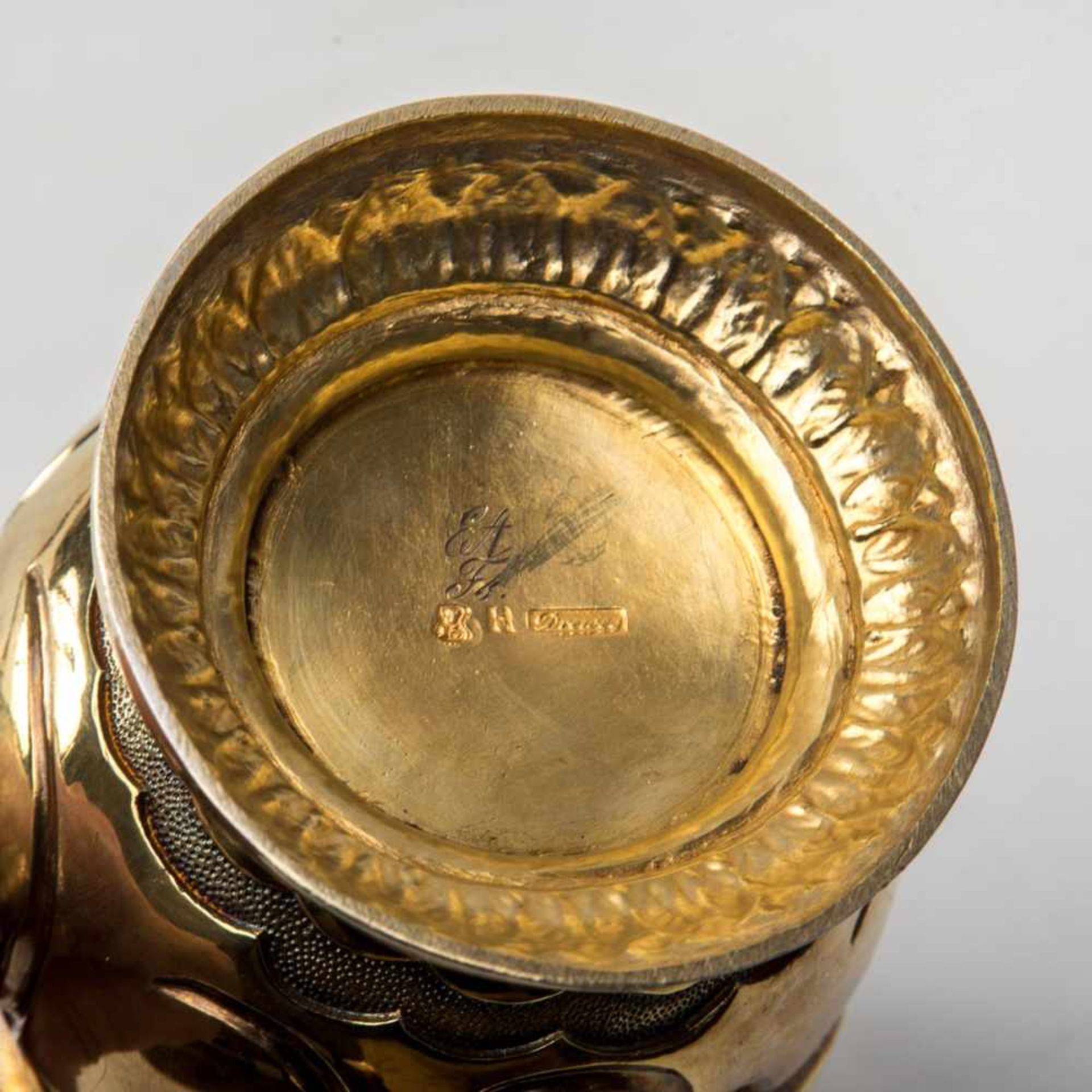 Bedeutende Kanne aus dem Besitz des KönigsErnst August von Hannover.15 lötiges Silber, - Bild 3 aus 4