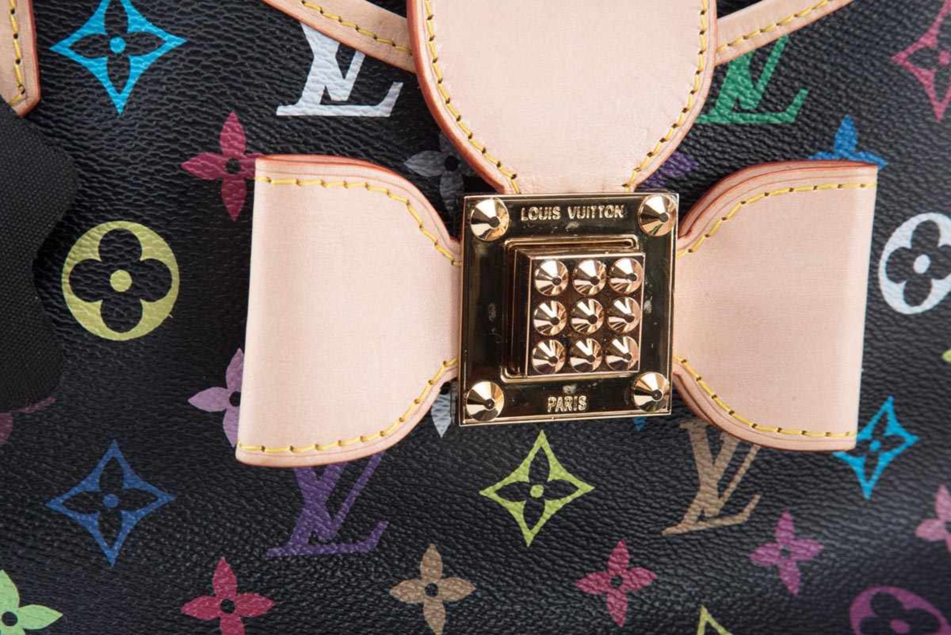 Louis Vuitton-HandtascheHochwertiger schwarzer Kunststoff mit Logo und Blüten polychrom bedruckt, - Bild 2 aus 2
