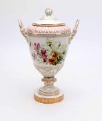 Kratervase , Hoffmann-Fallersleben , Luise(Weimar 1858 - 1927 Berlin),Blumenmalerei auf Kratervase