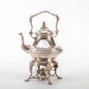 Teekanne mit Rechaud800er Silber, gedrückt bauchiger Korpus, umlaufend dekorativ gegliedert. Von
