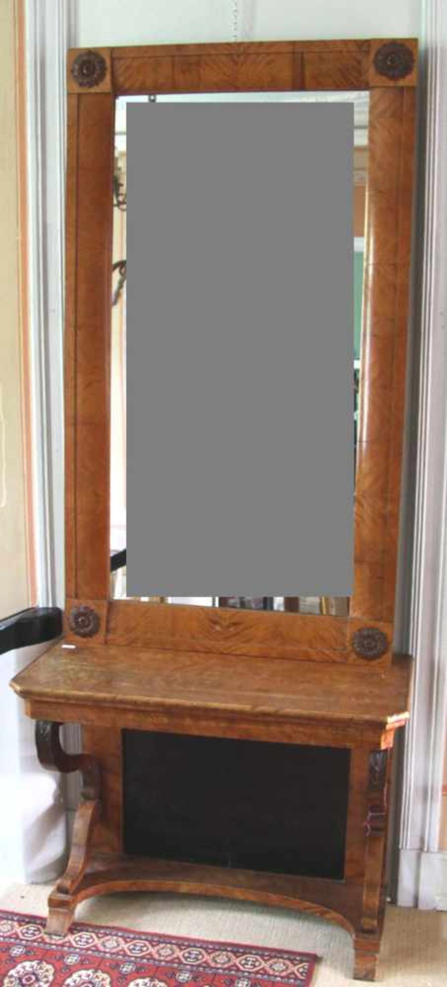 Konsole mit Spiegel, Biedermeier um 1830Birke. Auf gerader Standplatte mit schwarz ebonisierter