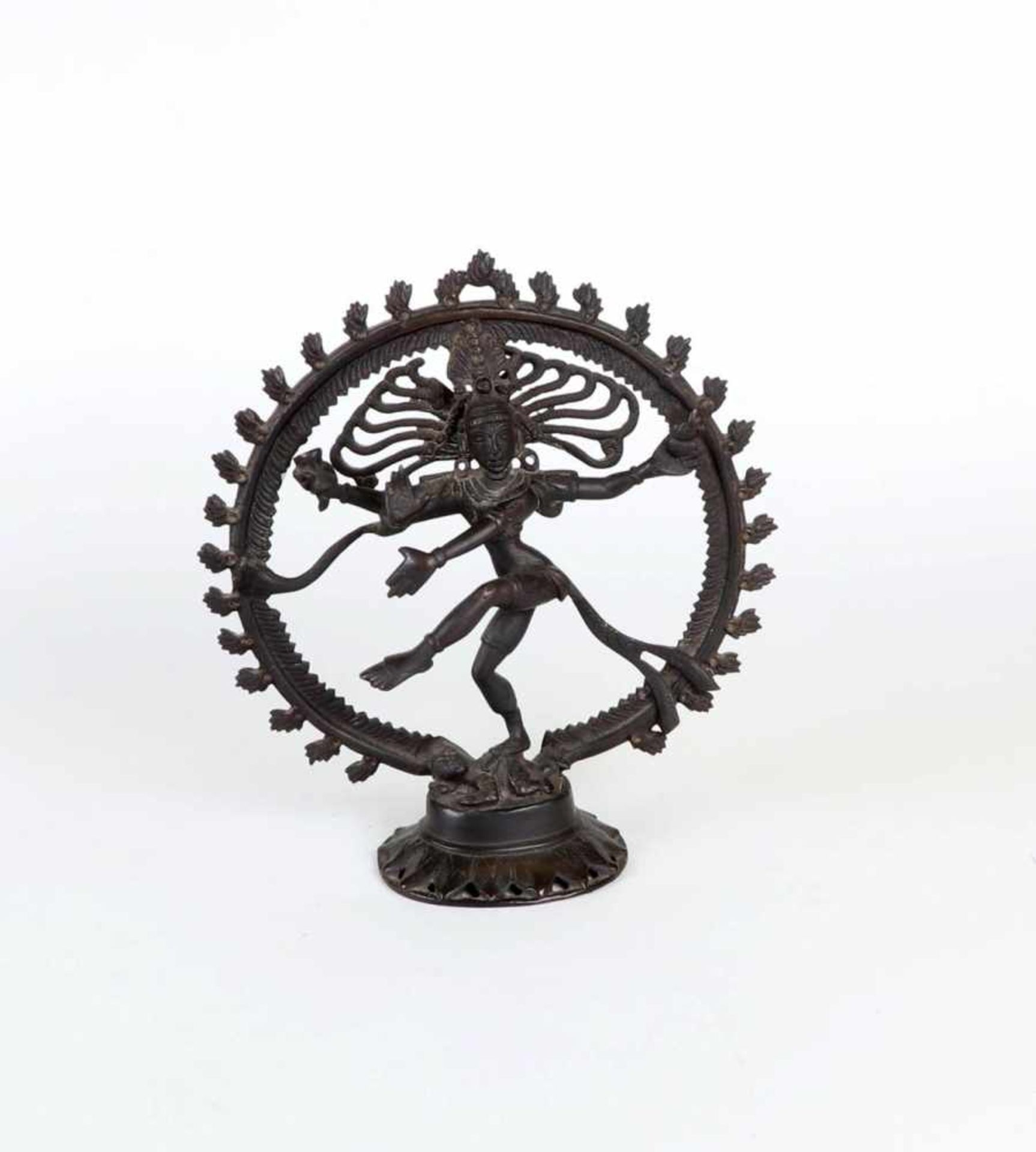 Shiva - Die heilige Hochzeit, Indien Anf. 20.Jh.Bronze, schwarz-braun patiniert. Auf ovalem