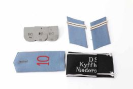 Konvolut Uniformteile1 Schulterklappe, 2 Kragenspiegel, Ärmelband Kyffhäuser Niedersachsen.