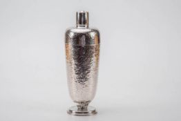 Cocktail Shaker, Art Déco um 1930800er Silber. Runder schlichter Fuß, hoher schlanker Korpus sich