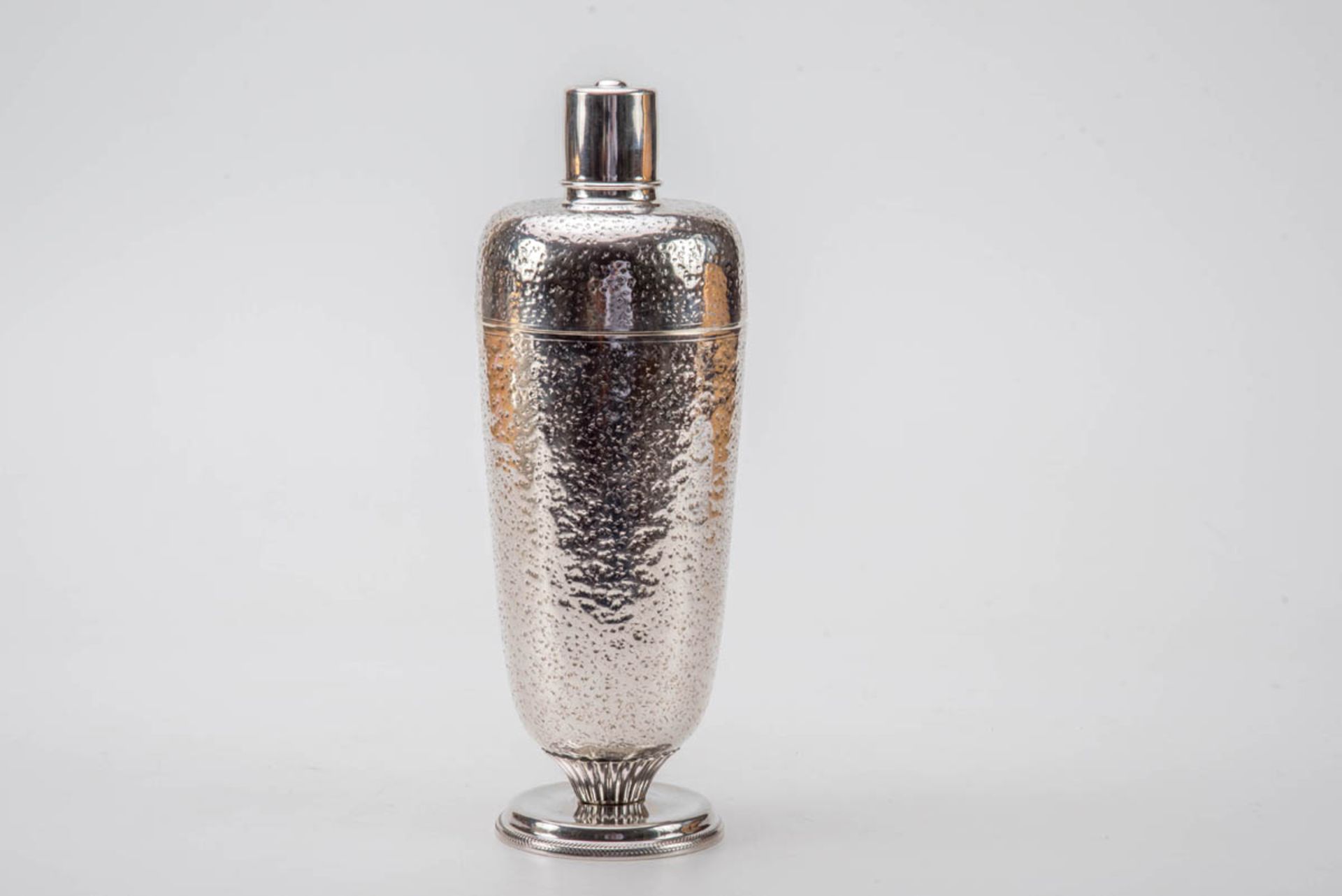 Cocktail Shaker, Art Déco um 1930800er Silber. Runder schlichter Fuß, hoher schlanker Korpus sich