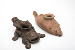 Konvolut von zwei Schalen in Form phantastischerWesen, Peru, Chimu-Kultur, 10.-15. Jh.,