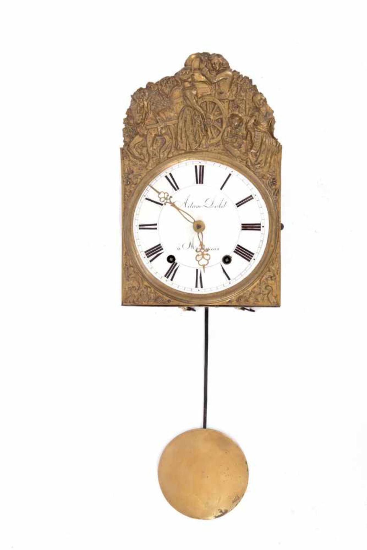 Comtoise-Uhr, Adam Dold, Montereau um 1870Metallgehäuse, Schauseite mit geprägter Metallplatte mit