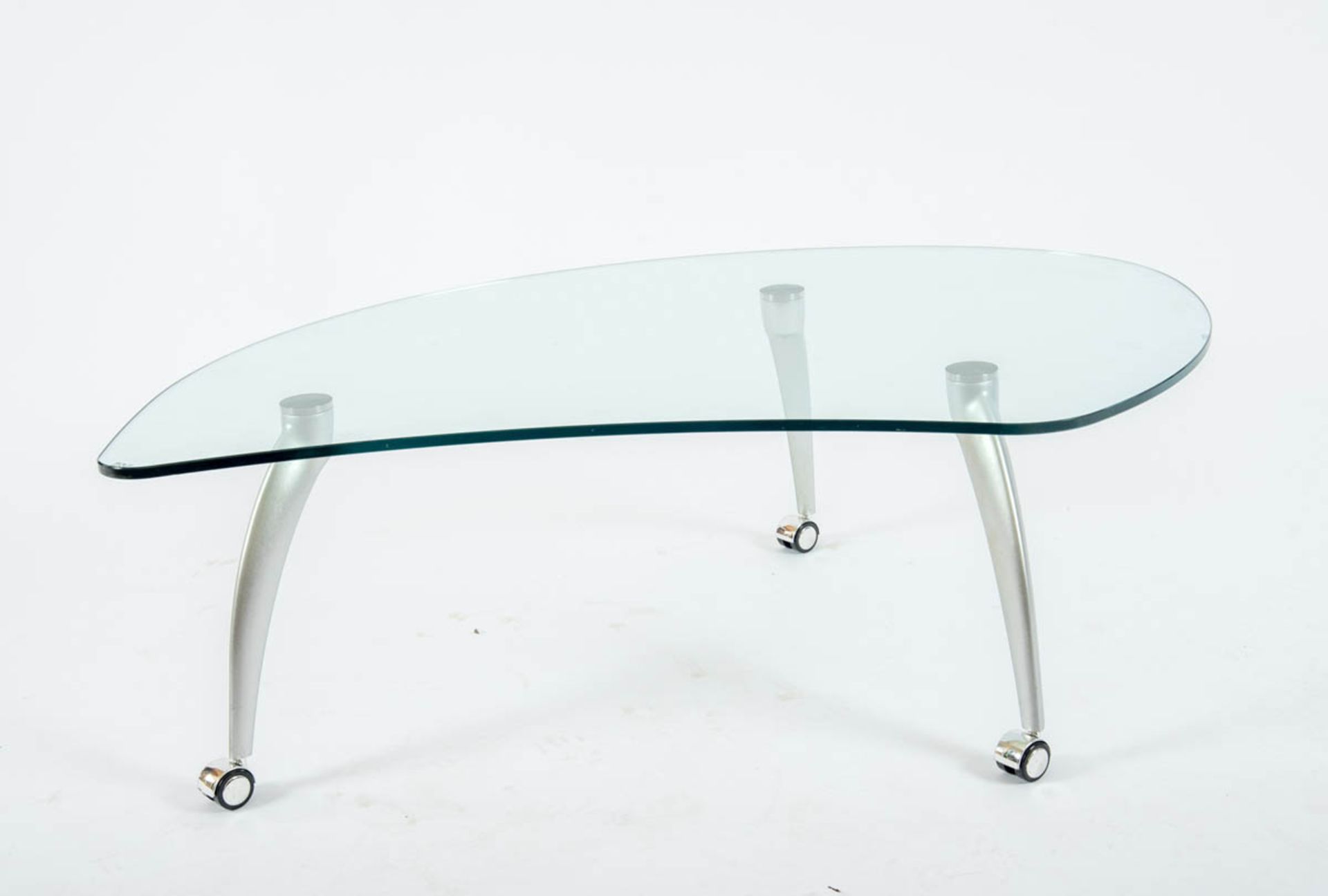 Glastisch , Rolf BenzGlasscheibe Breite 110 cm, Tiefe ca. 73 cm, H.: 39 cm.
