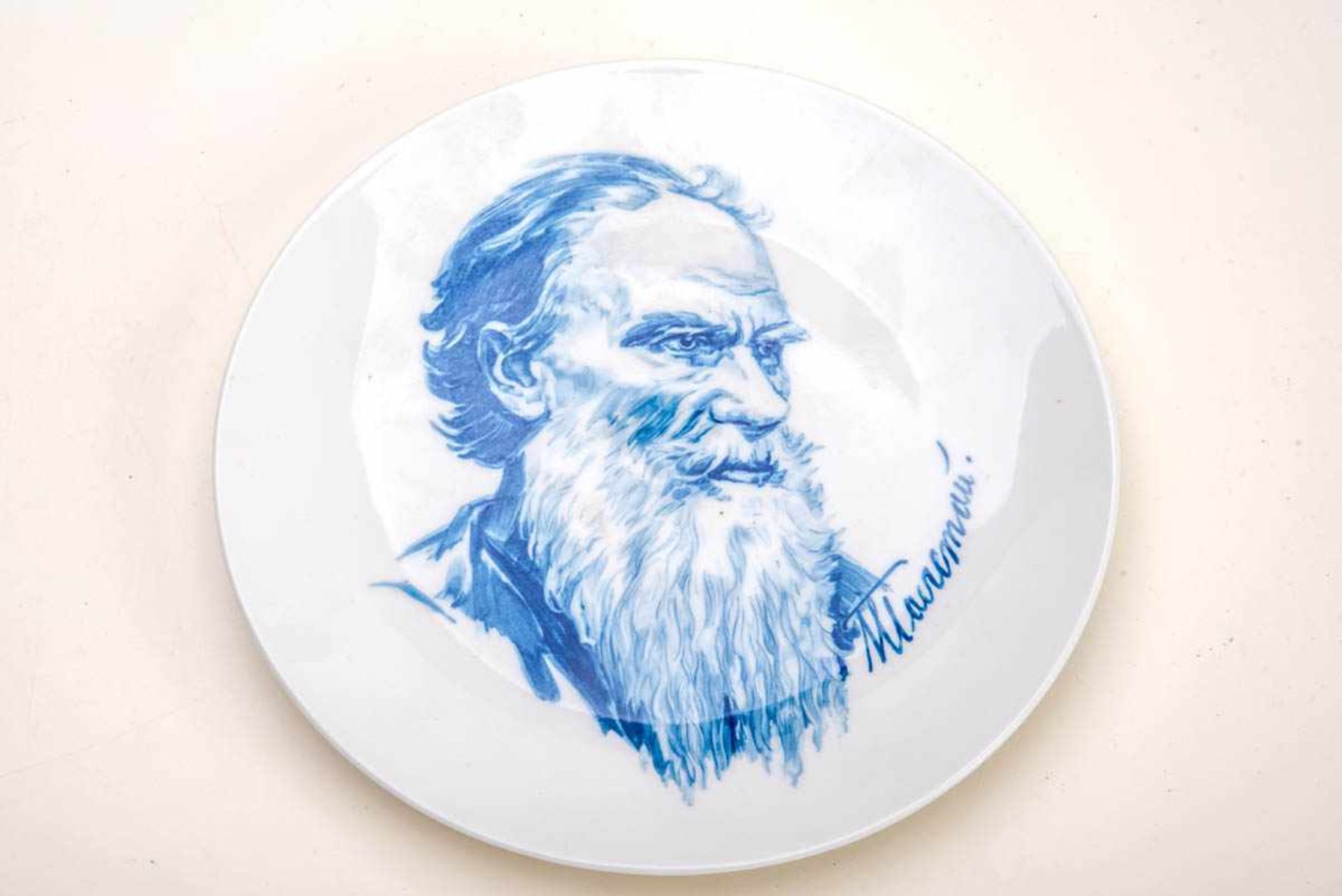 Sammelteller Meissen, Lew TolstoiPorzellan, Serie 1 - 1972, Durch.: 26 cm, rückseitig bez. 1. Wahl.