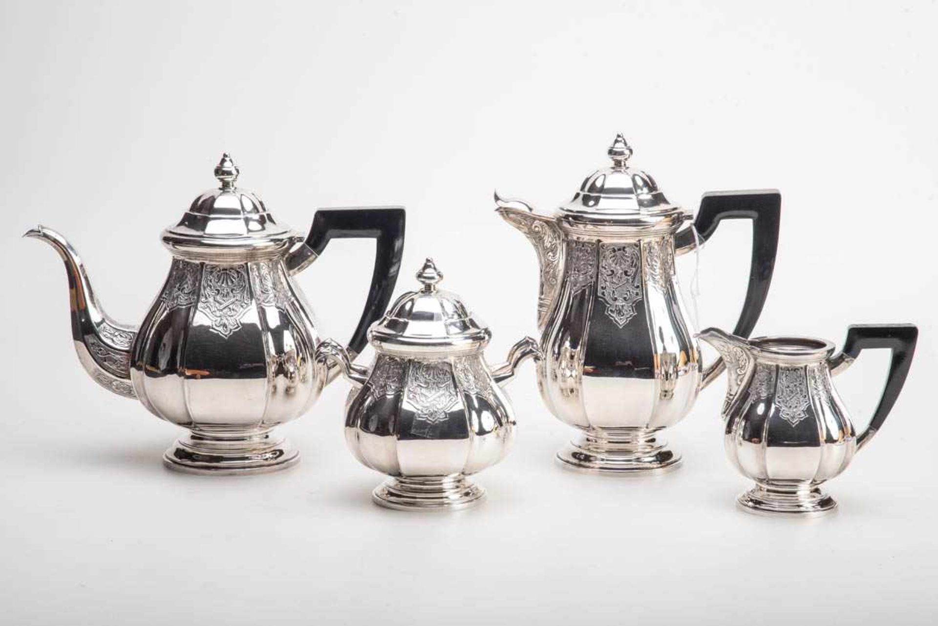 4-teilig. Kaffee-Teeservice, Belgien835er Silber. Bestehend aus Kaffeekanne, Teekanne, Zuckerdose