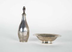 Georg Jensen1866 Raavad bei Kopenhagen - 1935Ölfläschchen und -schaleSilber; H 16,5 cm (Flasche),