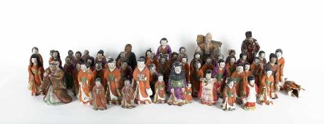 JapanSammlung Fushimi-Puppen60 Keramiken, farbig gefasst; H bis 22 cm; z. T. bezeichnet; 2 Puppen
