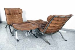 Arne Norell1917 - 1971Ein Paar Ari-Lounge-Chairs mit OttomanenEdelstahl, verchromt, original