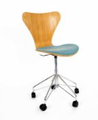 Arne Jacobsen1902 - 1971Office chair 3117Stahl, verchromt, Buchenholz, Quadradstoff, 1955; H 85