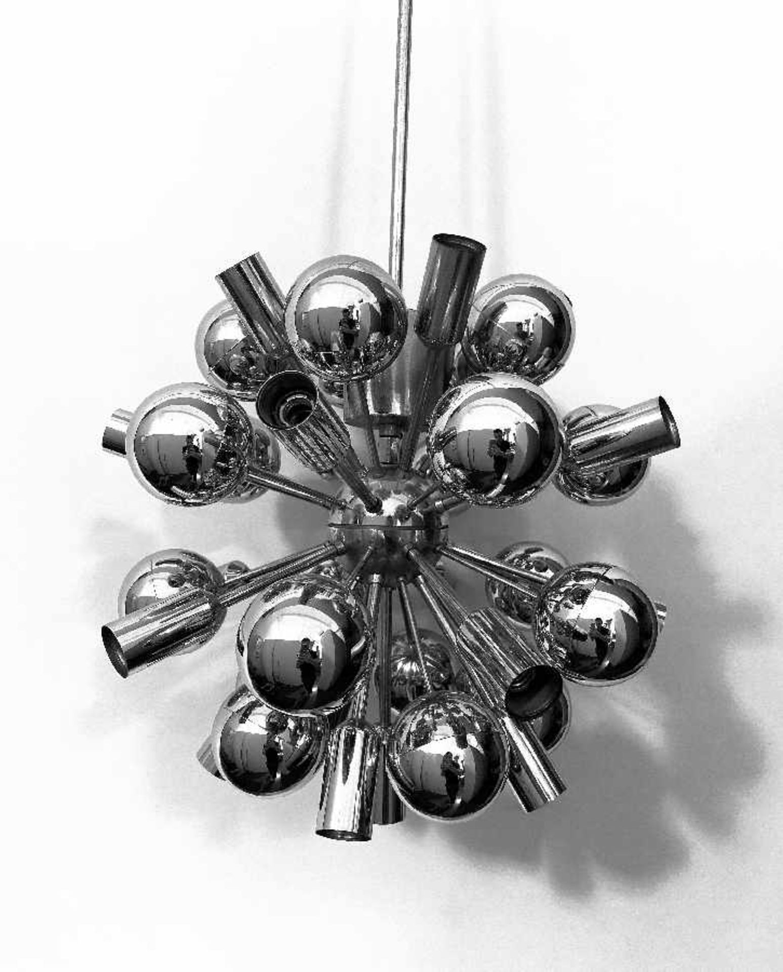 Designer of the 60sSputnik lampSteel, chromed; H 172 cm, diameter 38 cmDesigner der 60er