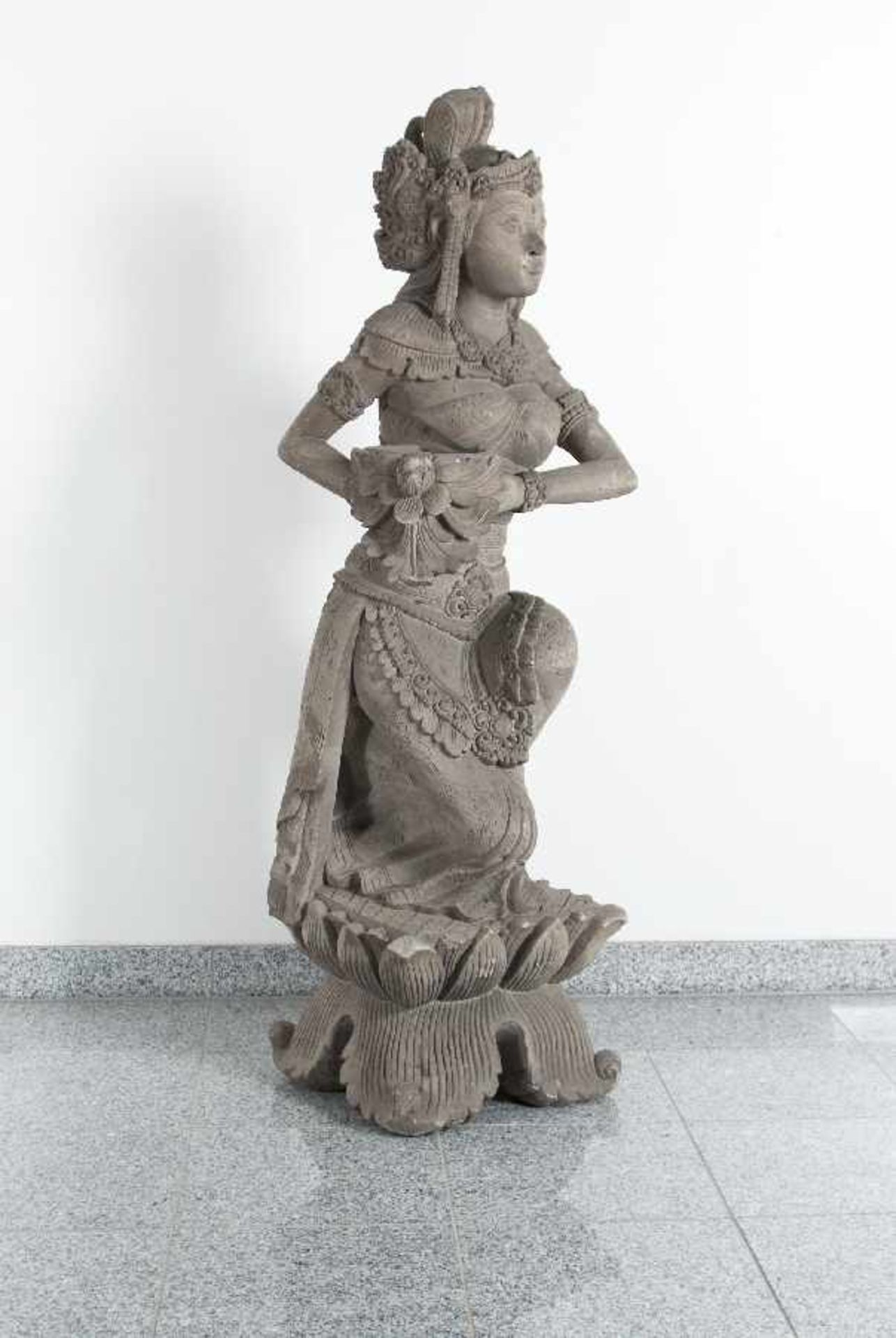 Bali / IndonesiaTemple servant with shellCast stone, finished by hand; H 128 cm; bumpedBali/