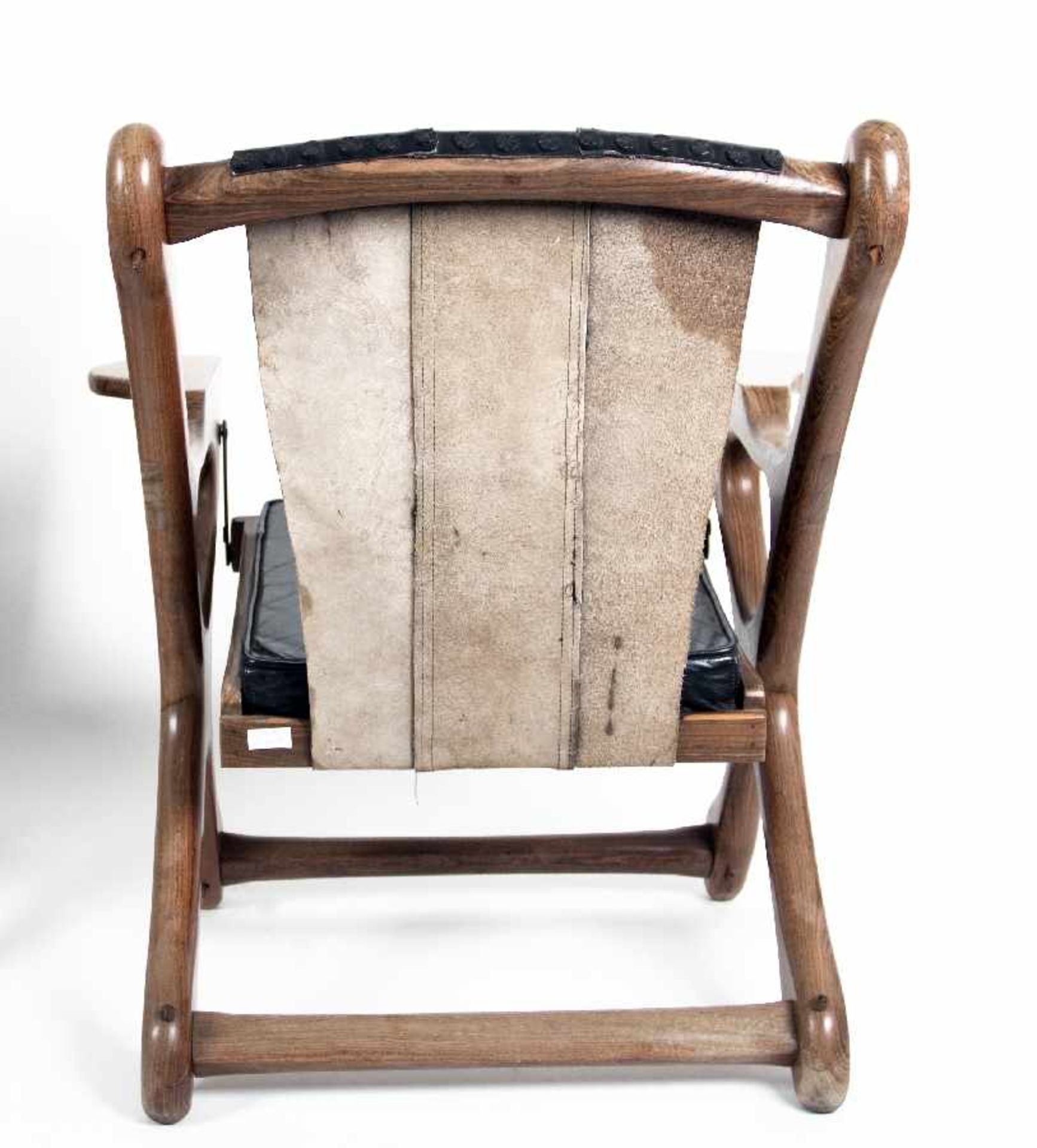 Don Shoemaker1920 - 1990A pair of Sling chairsLeather and tropical wood, 1960; H 88 cm, W 77 cm, D - Bild 2 aus 2