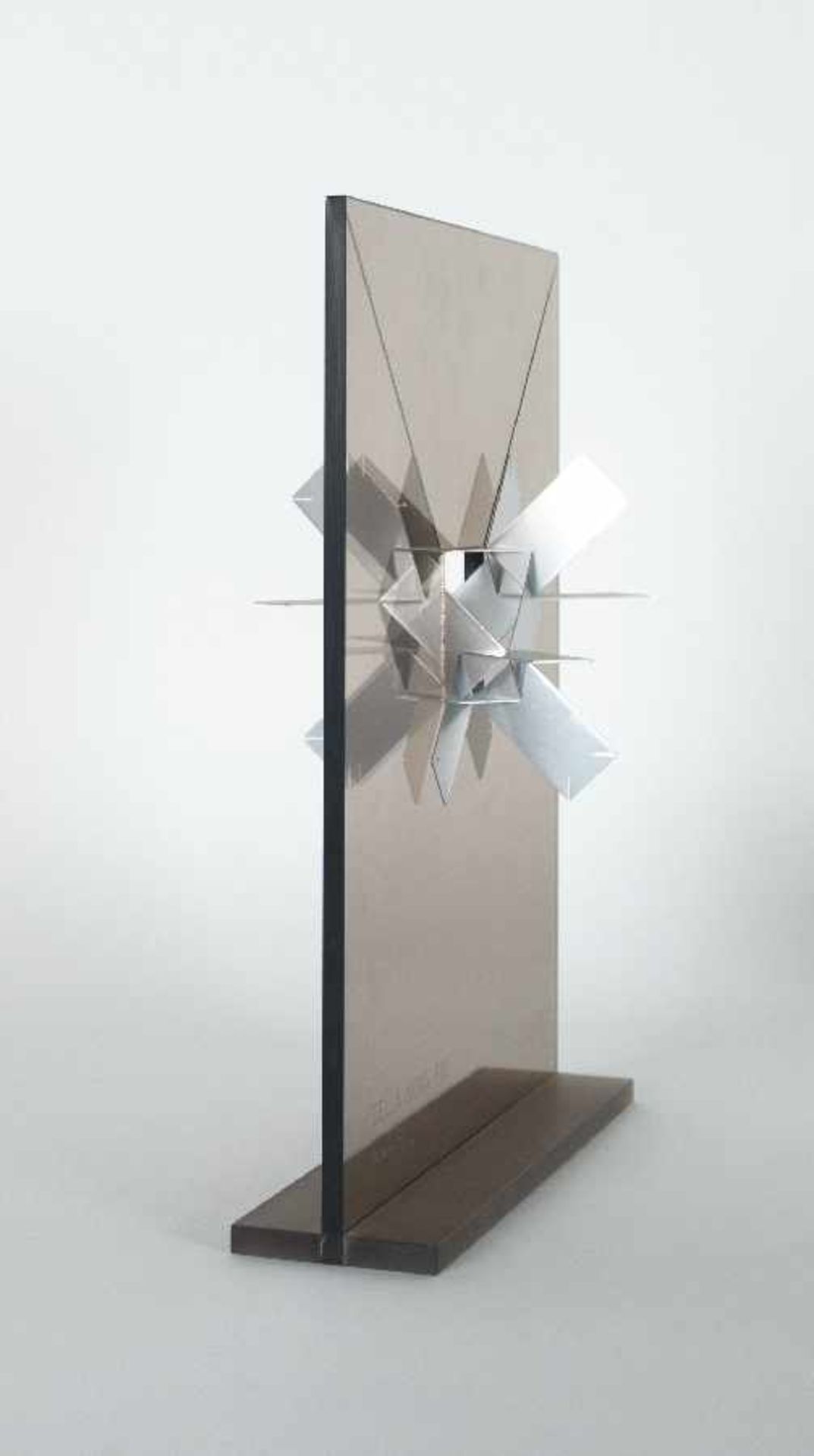 Karl-Ludwig Schmaltz1932 VellahnCella Nova P18Acrylic with aluminum elements, 1995; H 27,7 cm, W - Bild 2 aus 2